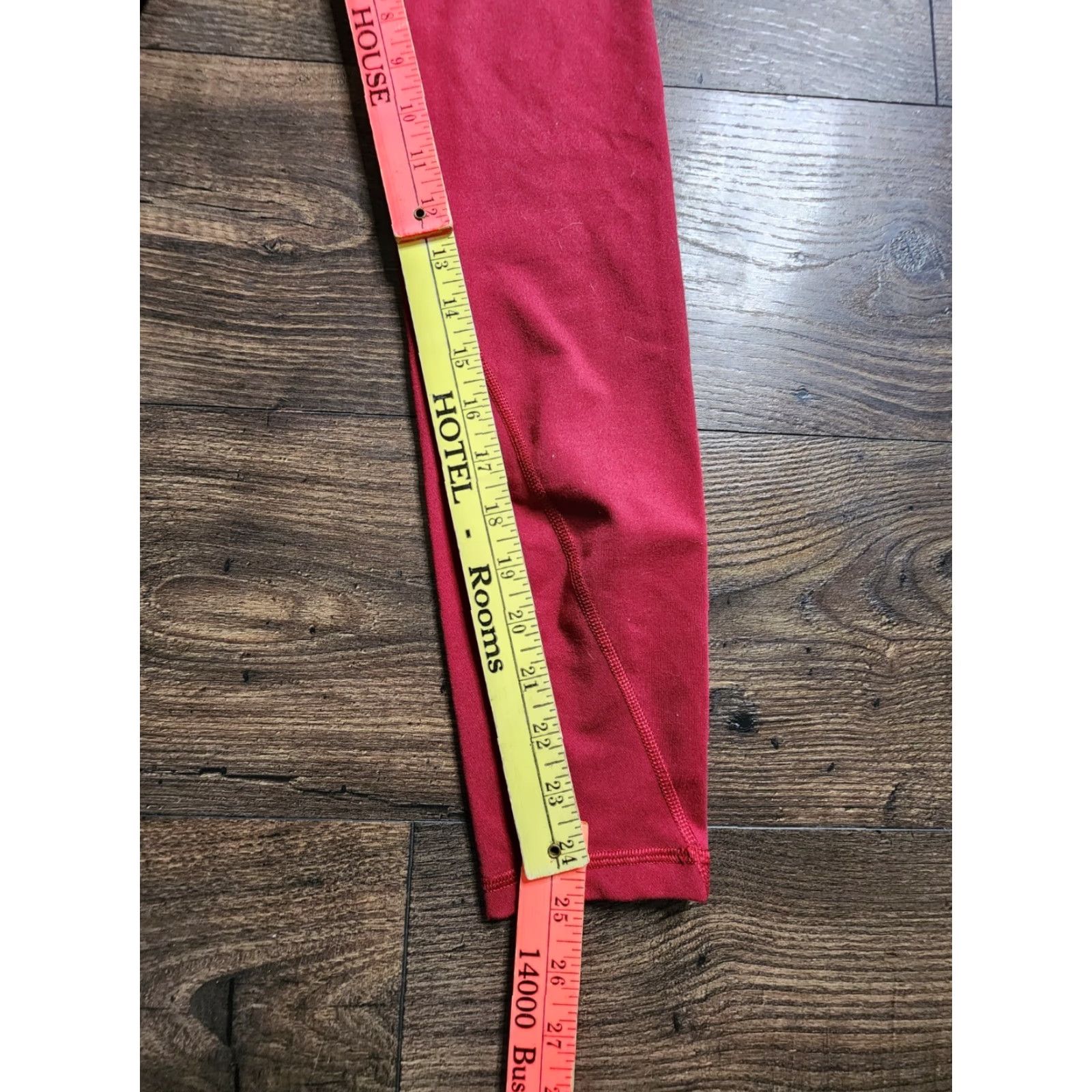 Patagonia Patagonia Womens S Capris Cropped Leggings Baselayer Burgundy Red Capris Braided? Distressed Sportswear Capris Womens S Patagonia Size 28" / US 6 / IT 42 - 3 Thumbnail