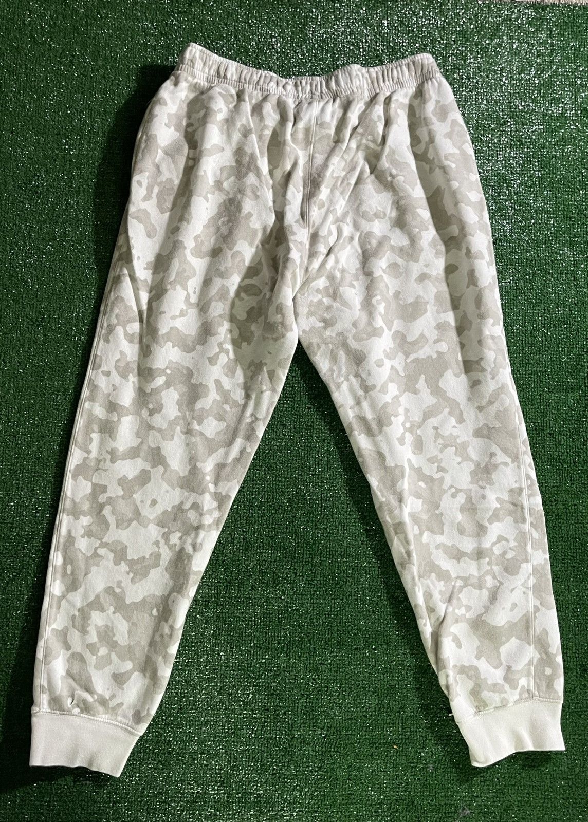 Nike Nike Camo Print Joggers Size US 32 / EU 48 - 4 Thumbnail