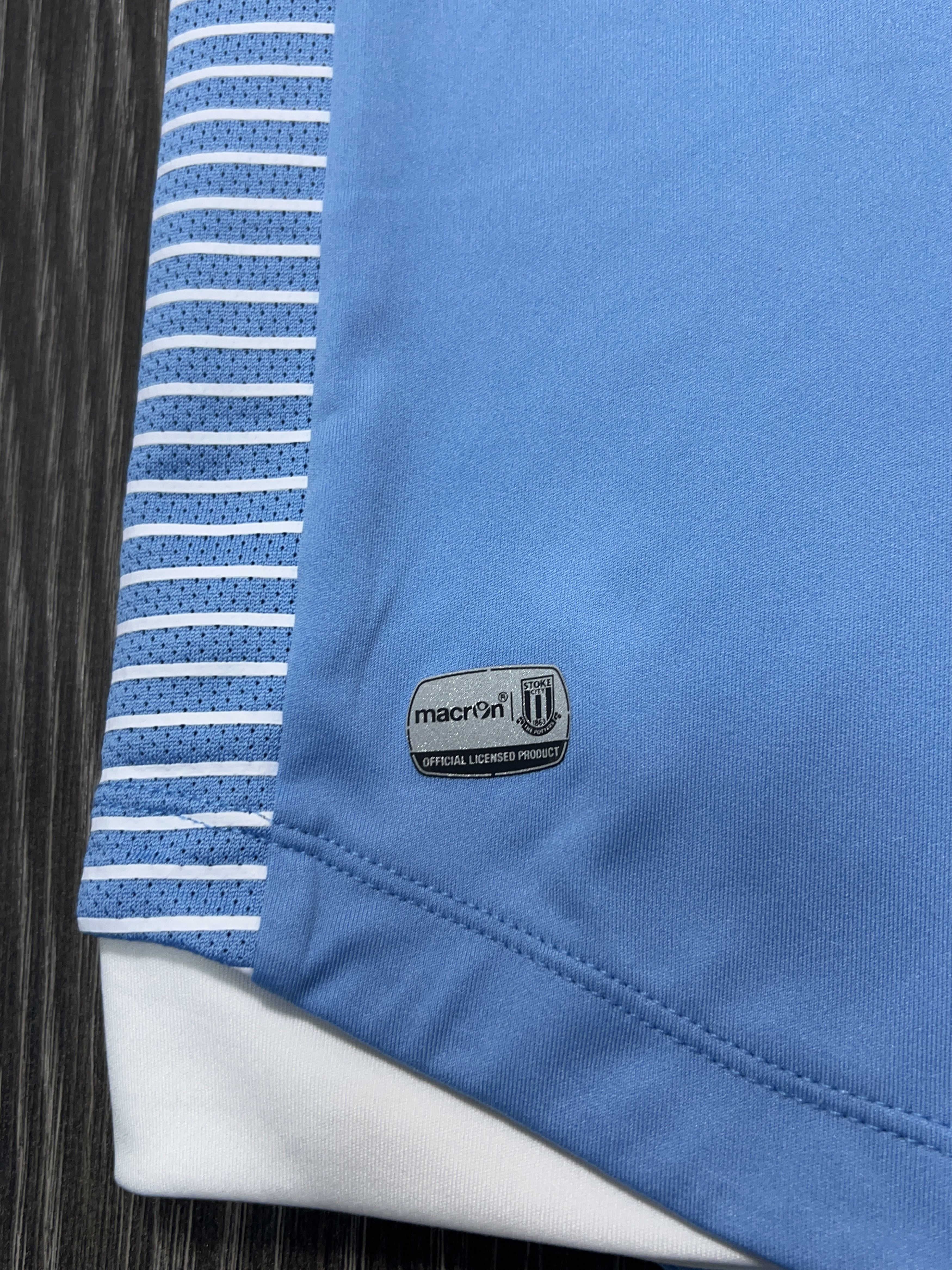 Macron Stoke City 2016 2017 Away Football Soccer Jersey Shirt XL Size US XL / EU 56 / 4 - 5 Thumbnail