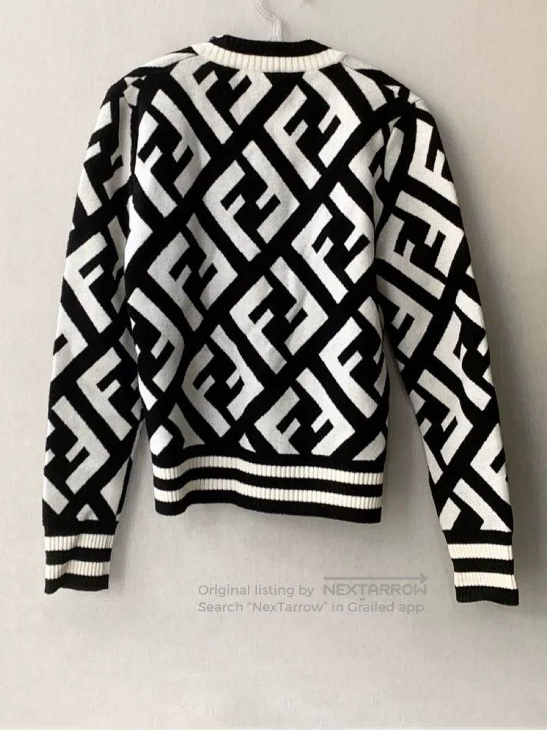 Fendi Fendi Black and White Old Flower Full-Print V-Neck Sweater Size XS / US 0-2 / IT 36-38 - 2 Thumbnail