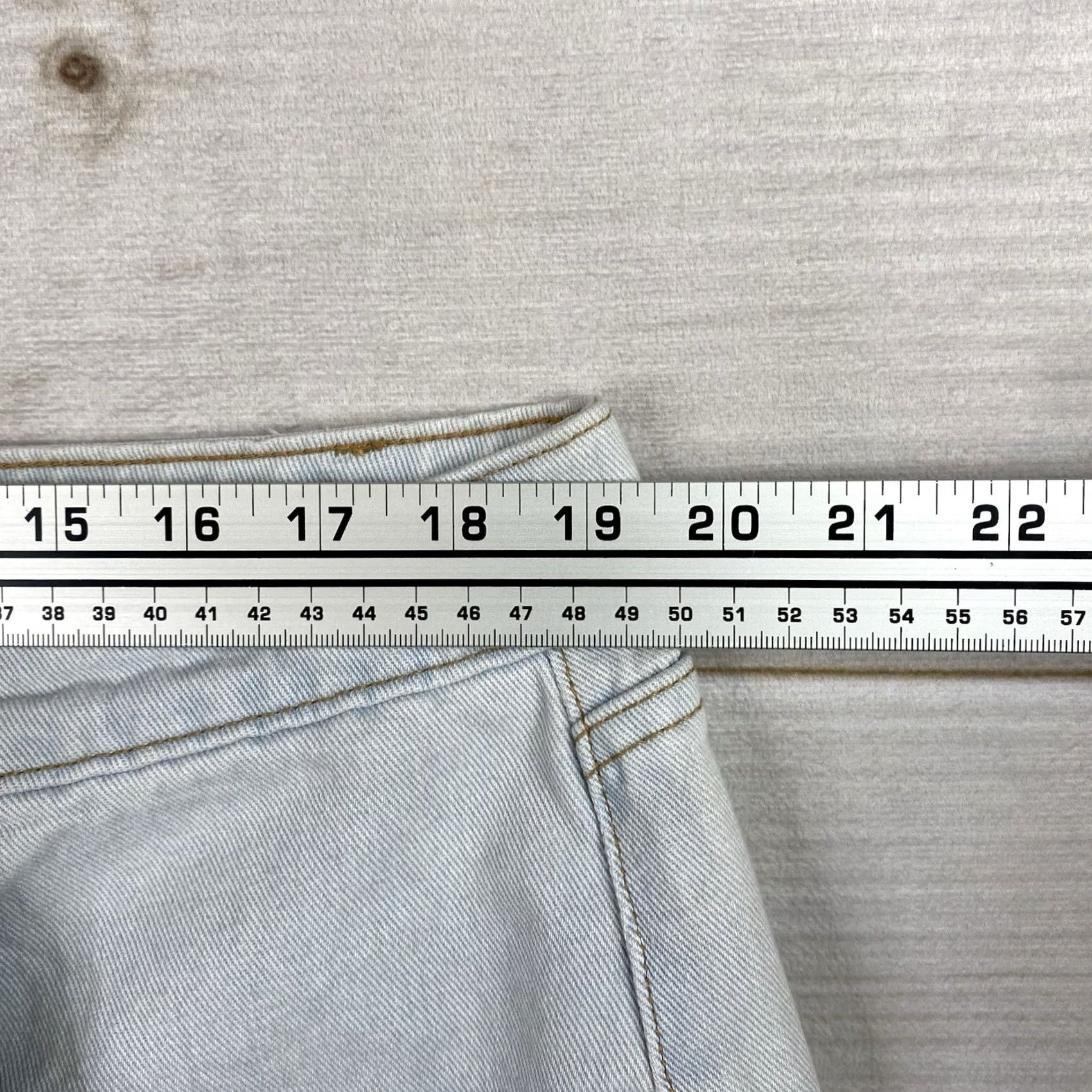 Vintage Wild Fable Shorts Womens Juniors 17 High Rise Denim 3” Inseam Light Wash Blue Jeans Size 38" / US 16 / IT 52 - 6 Thumbnail
