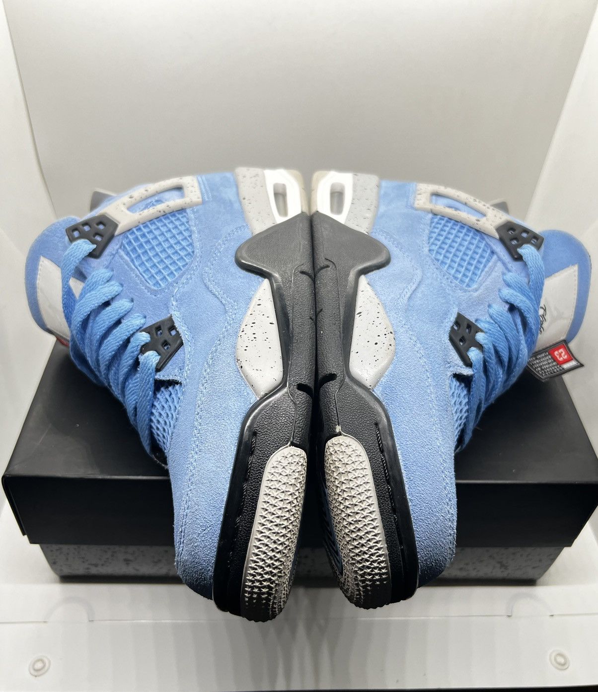 Jordan Brand Air Jordan 4 Retro University Blue (GS) Size US 7 / EU 40 - 7 Thumbnail