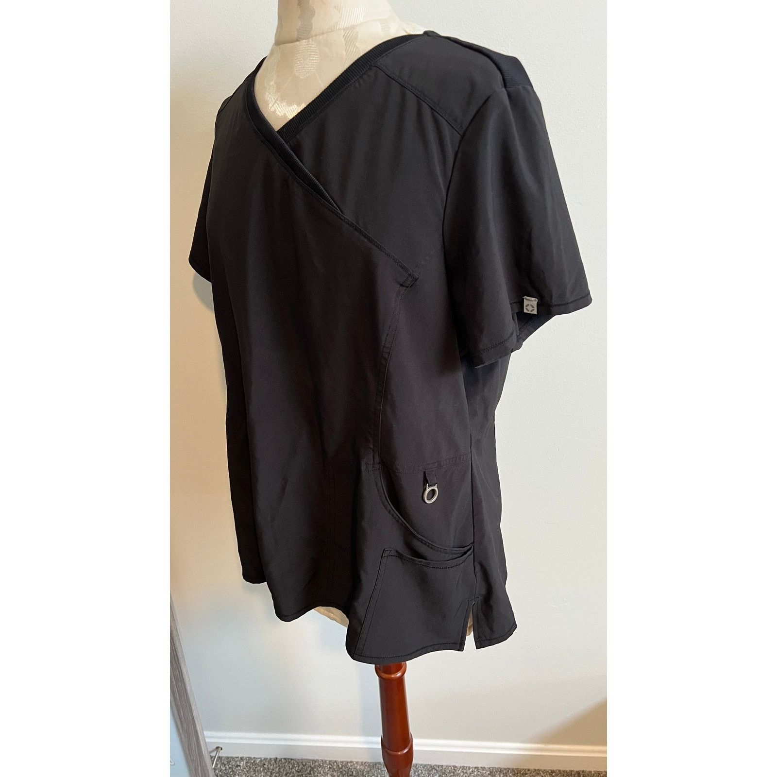 Cherokee Cherokee Infinity Women's 2Pocket Stretch VNeck Scrub Top XL Size US XL / EU 56 / 4 - 3 Thumbnail