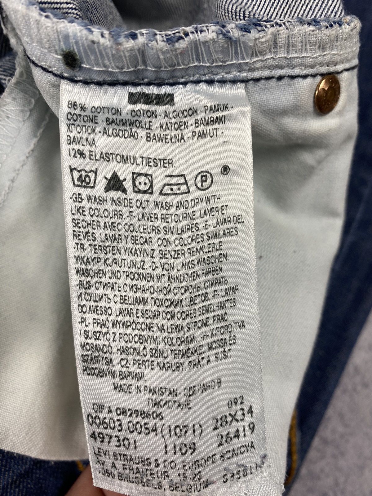 Levi's × Vintage Vintage 00s Levis Dark Blue Wash Denim Jeans y2k Size 28" / US 6 / IT 42 - 9 Thumbnail