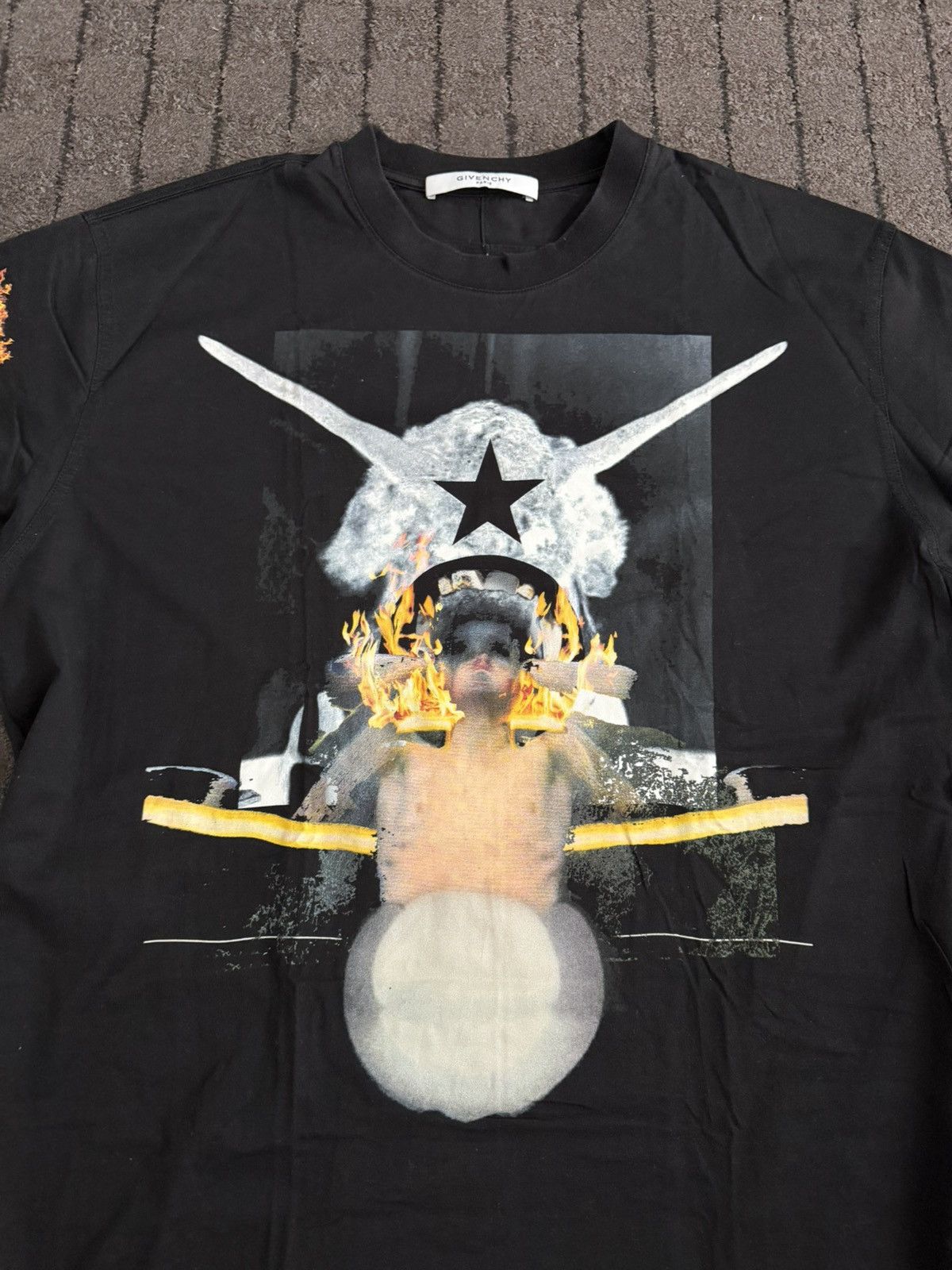 Givenchy Givenchy Voodoo doll tshirt Size US XL / EU 56 / 4 - 2 Thumbnail