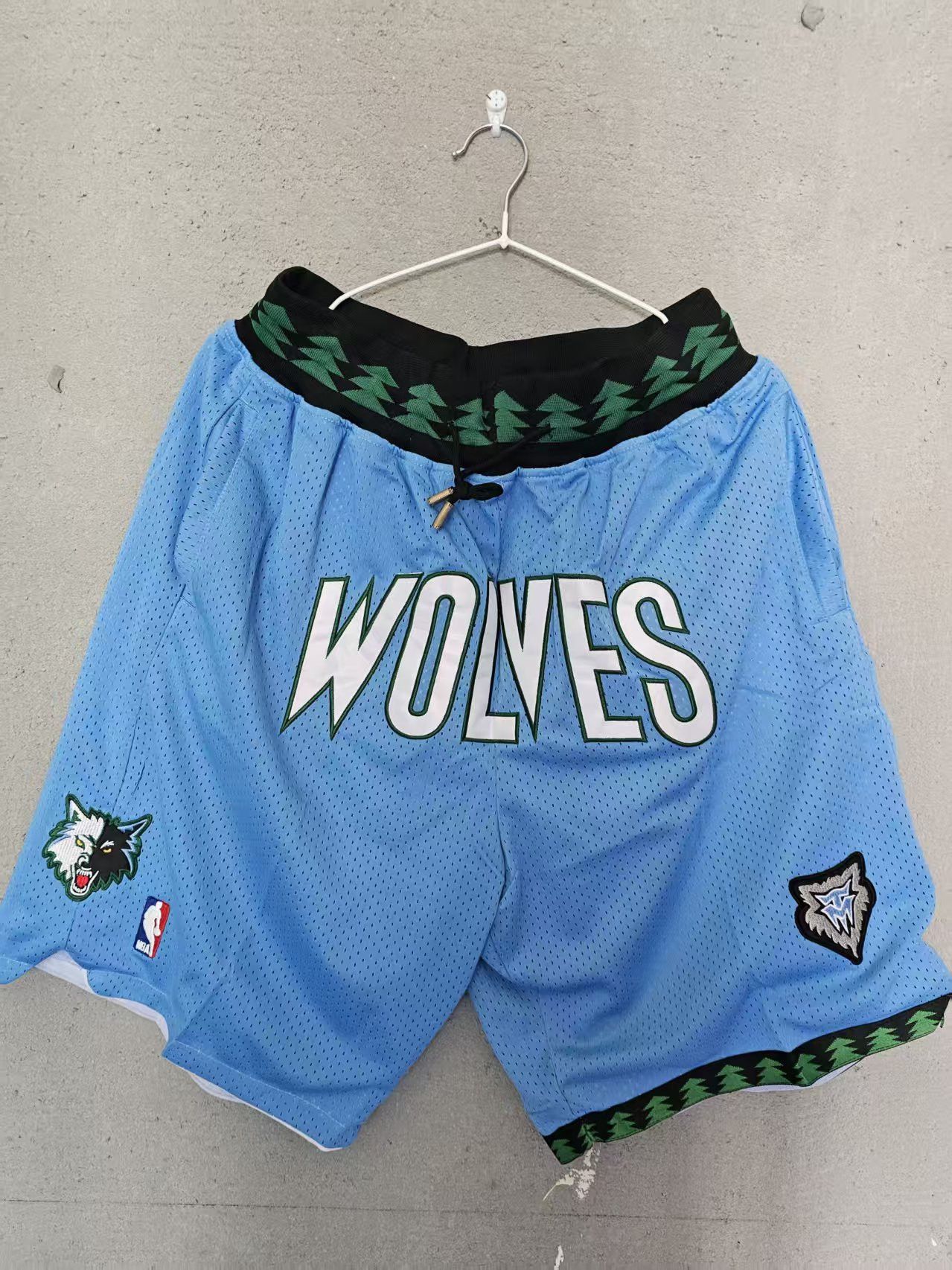 NBA Vintage Timberwolves Short Pocket Size US 32 / EU 48 - 1 Thumbnail