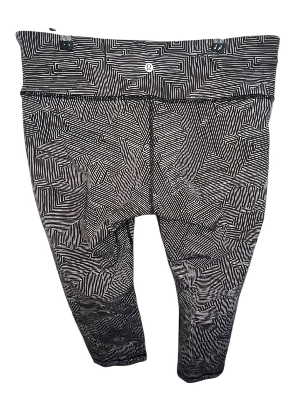 Lululemon Lululemon Black And White Geometric Cropped Workout Leggings Size 34" / US 12 / IT 48 - 3 Thumbnail