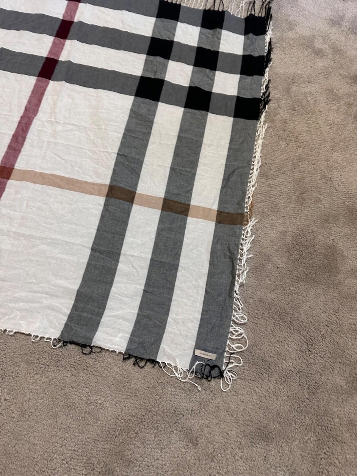Burberry BURBERRY Cashmere Rectangle Scarf Ivory Nova Check Size ONE SIZE - 4 Thumbnail