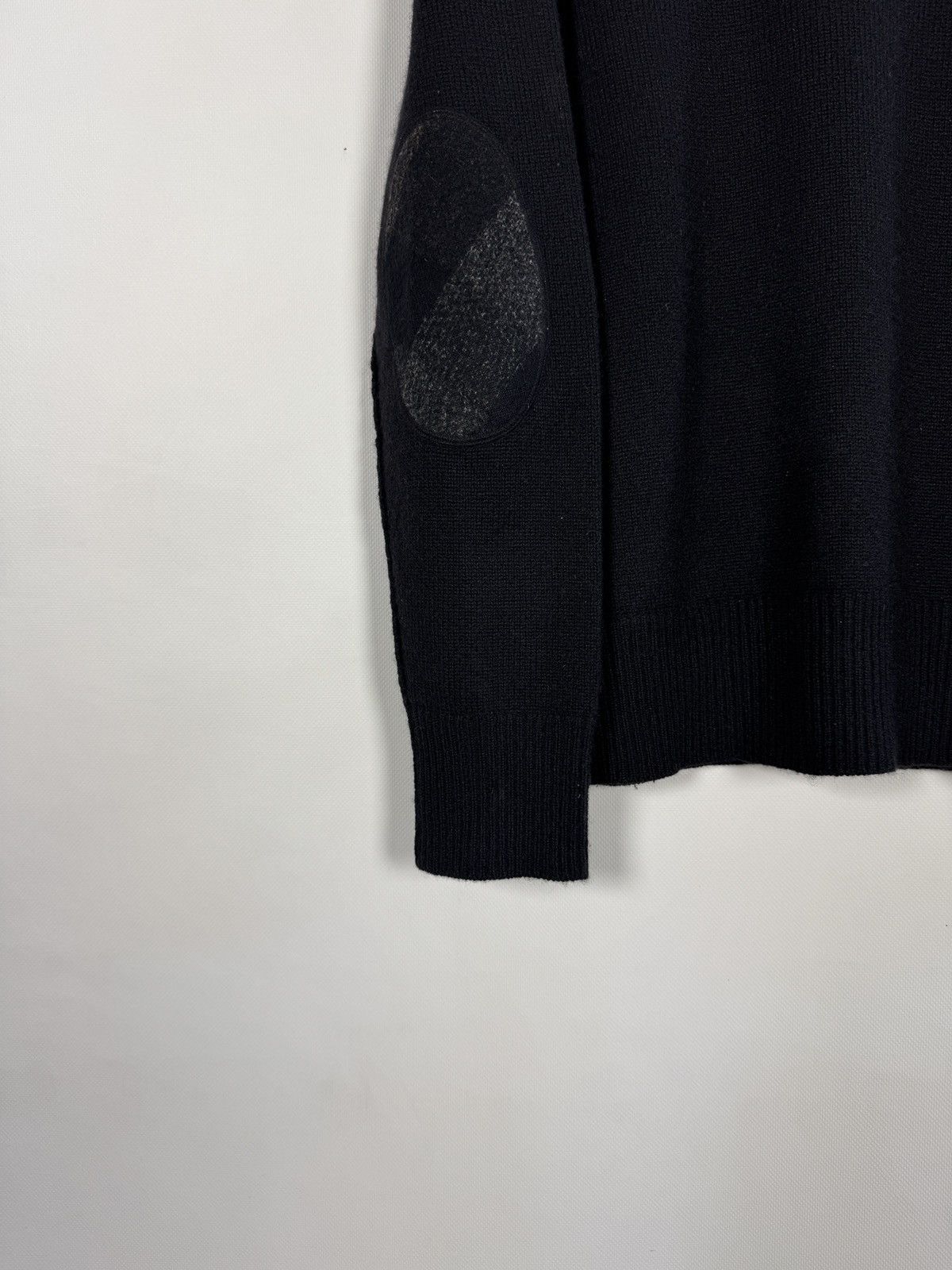 Burberry Burberry London Cashmere Sweater Black Elbow Patches Size M Size US M / EU 48-50 / 2 - 4 Thumbnail