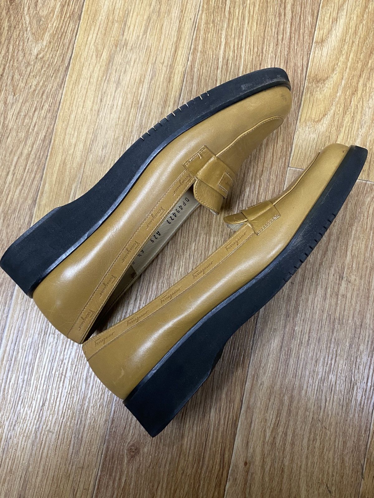 Salvatore Ferragamo Salvatore Ferragamo Beige Leather Loafers Monogram Lettering Size US 6.5 / IT 36.5 - 8 Thumbnail