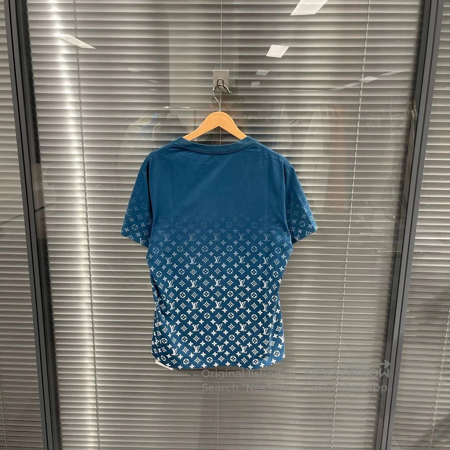 Louis Vuitton Blue Gradient Pattern Short Sleeve Shirt. Size US L / EU 52-54 / 3 - 2 Thumbnail