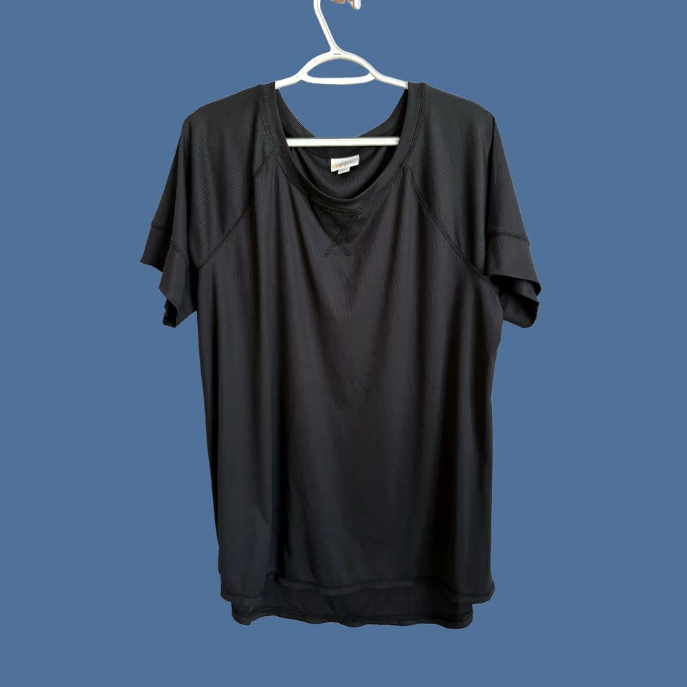Vintage LuLaRoe Women's XL Black Ribbed Short Sleeve Athletic Top Size 40" / US 18 - 1 Thumbnail