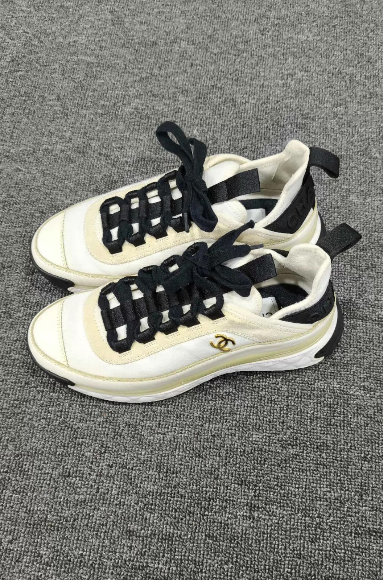 Chanel Chanel Women's Classic Metal Logo Platform Sneaker 98 New 36 Size US 5.5 / IT 35.5 - 1 Thumbnail