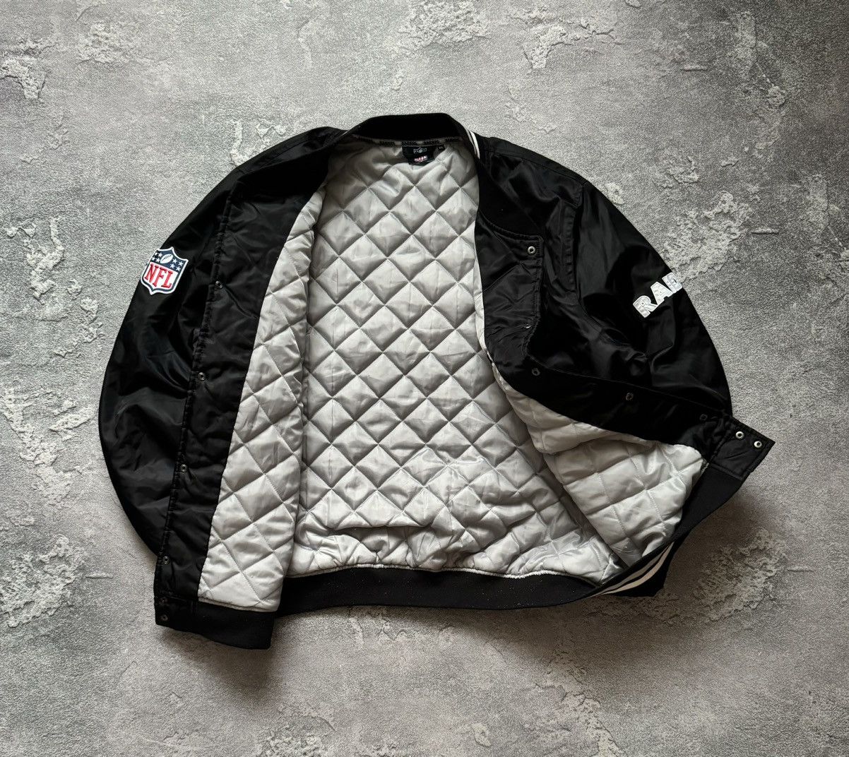 NFL Raiders NFL big logo bomber jacket varsity button up Size US XXL / EU 58 / 5 - 13 Thumbnail