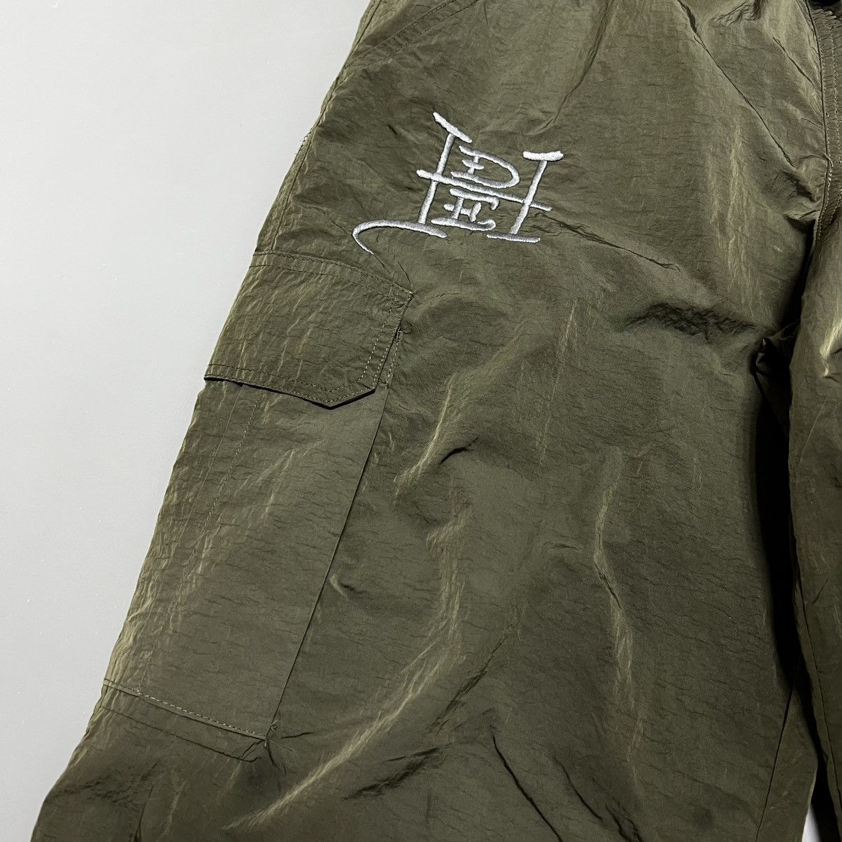 Ed Hardy × Urban Outfitters Ed Hardy x Urban Outfitters Big Logo Cargo Nylon Pants Baggy Size US 30 / EU 46 - 5 Thumbnail