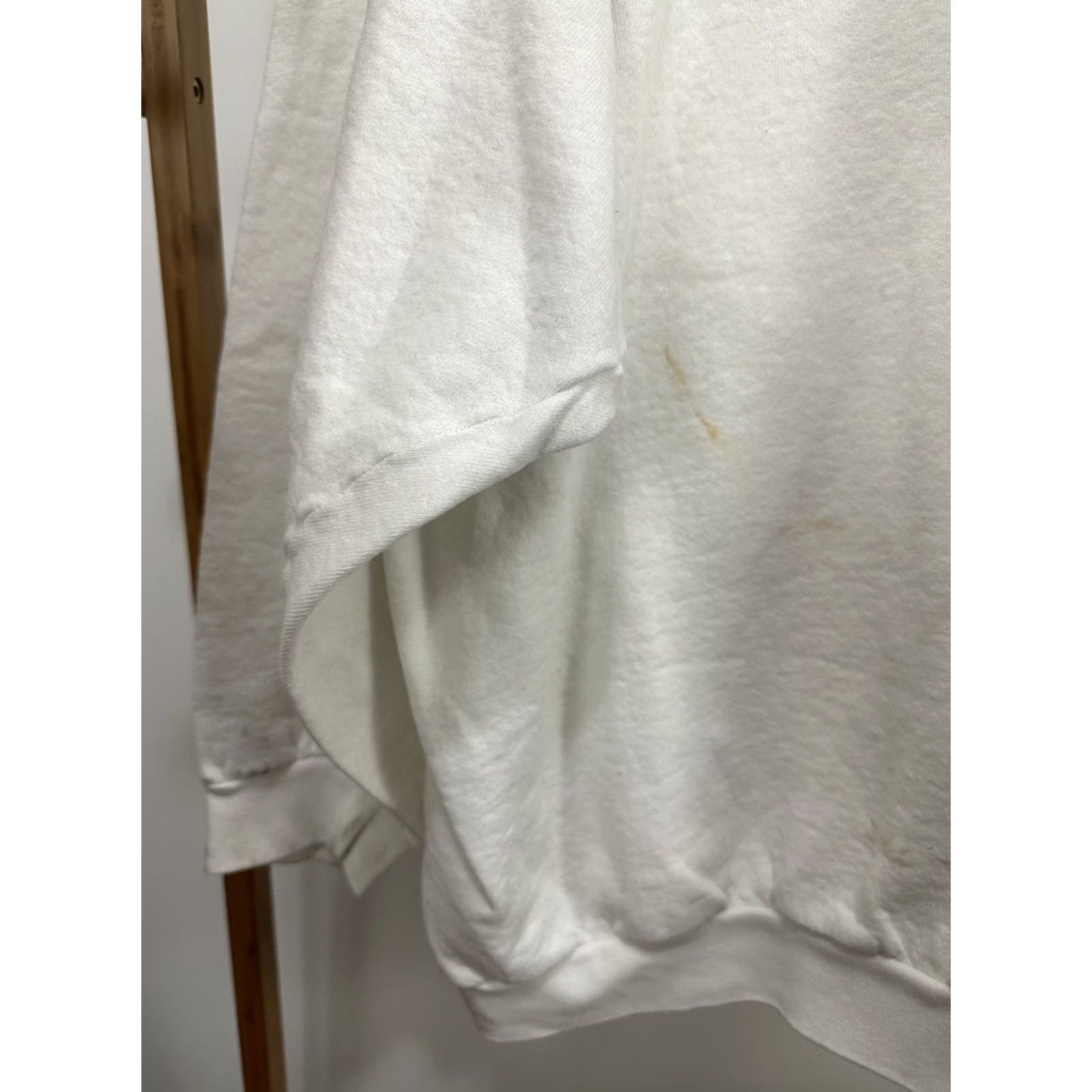 Fruit Of The Loom VTG 80s Fruit of the Loom Sweatshirt Raglan Burnout White Size L Mens Shirts Burnout Raglan Burnout Shirt 80s VOLO Size US L / EU 52-54 / 3 - 5 Thumbnail