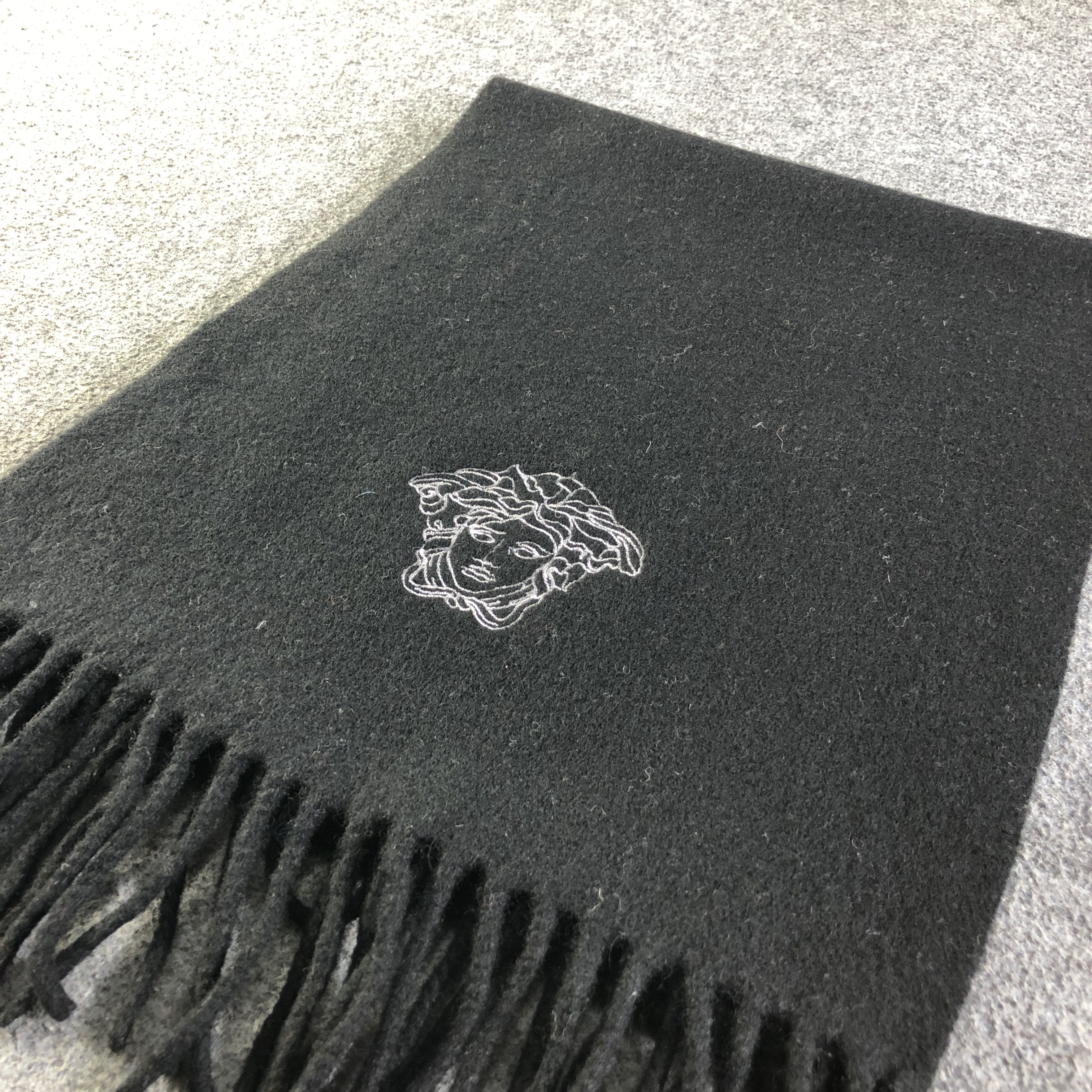 Versace Versace Plain Wool Scarf Muffler V2691 Size ONE SIZE - 4 Thumbnail