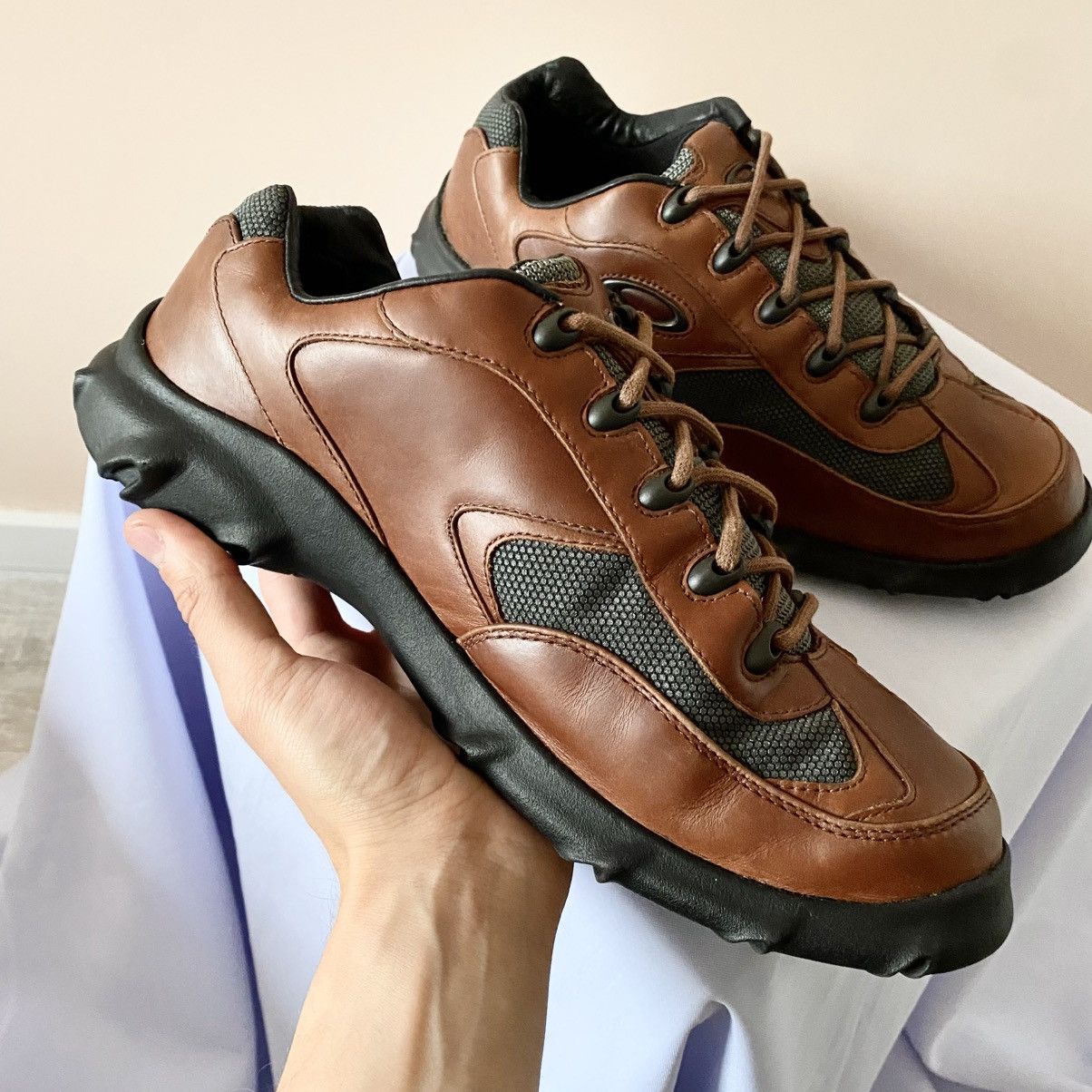 Oakley 90s Oakley Blender Gorpcore Leather Sneakers Shoes Size US 9.5 / EU 42-43 - 6 Thumbnail