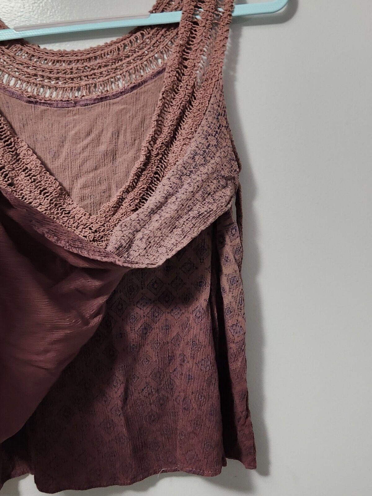 Designer Gimmicks By BKE Tank Top Pink Mauve Ombre Crochet Knit Boho Size XS / US 0-2 / IT 36-38 - 5 Thumbnail
