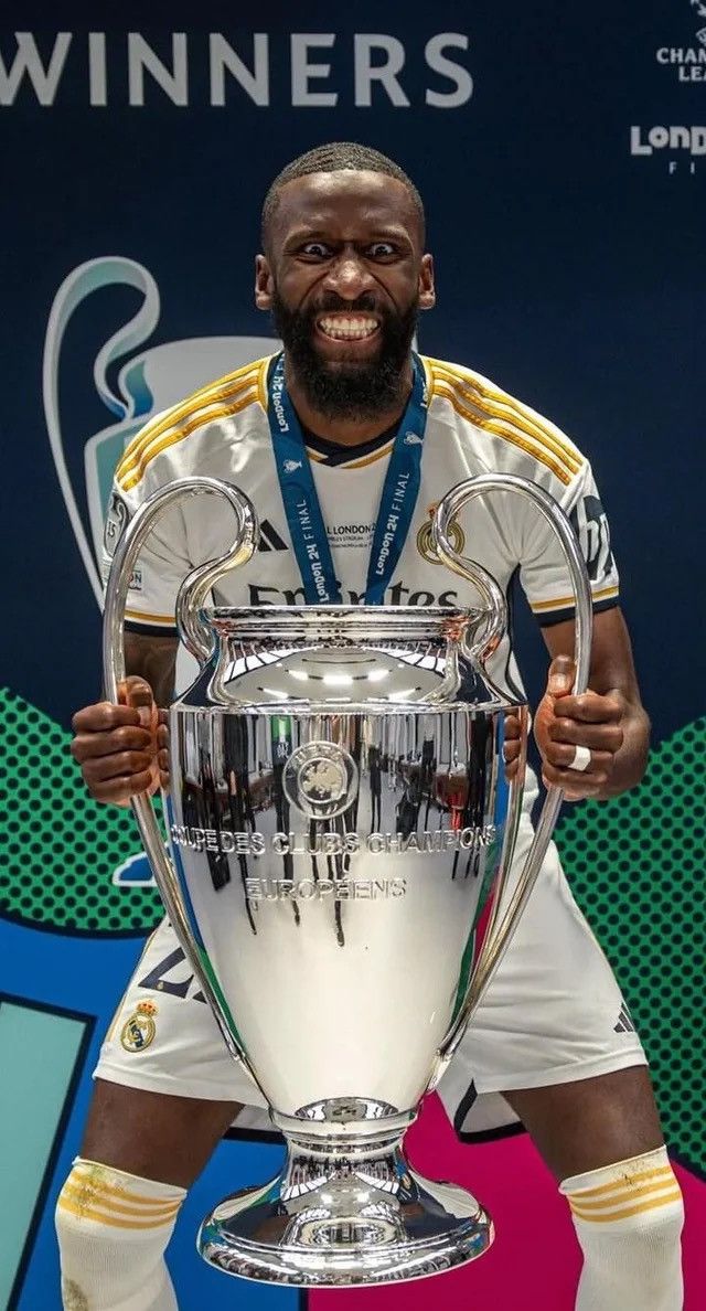 Adidas × Vintage NWT REAL MADRID 2023/2024 FOOTBALL HOME JERSEY #22 RUDIGER Size US M / EU 48-50 / 2 - 11 Thumbnail