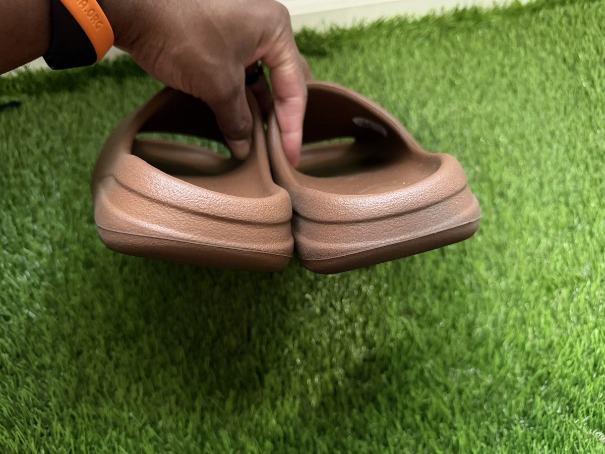 Adidas Adidas Yeezy Slides “Flax”, Size 5, Used Size US 5 / EU 37 - 4 Thumbnail