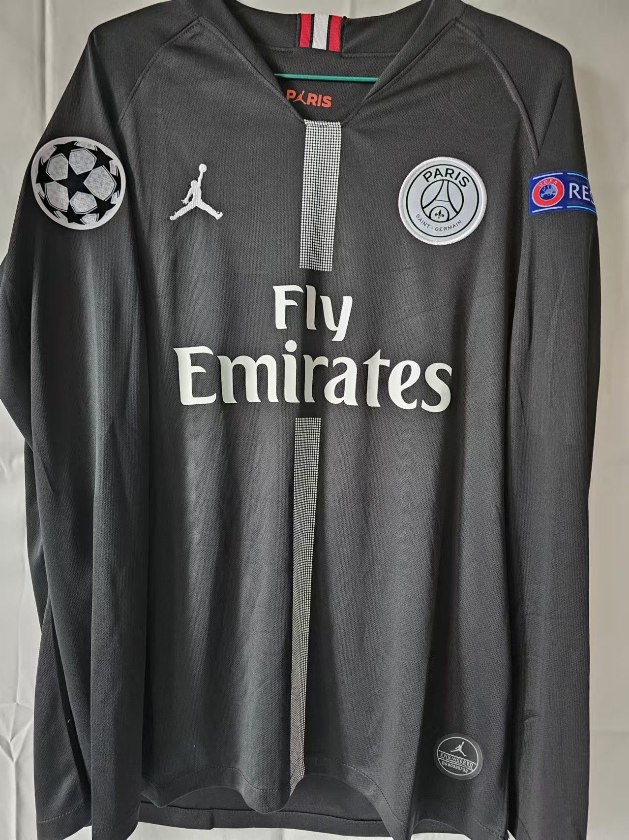 Other 2018 19 PSG 10 Neymar Jersey Longsleeve Size US S / EU 44-46 / 1 - 2 Thumbnail
