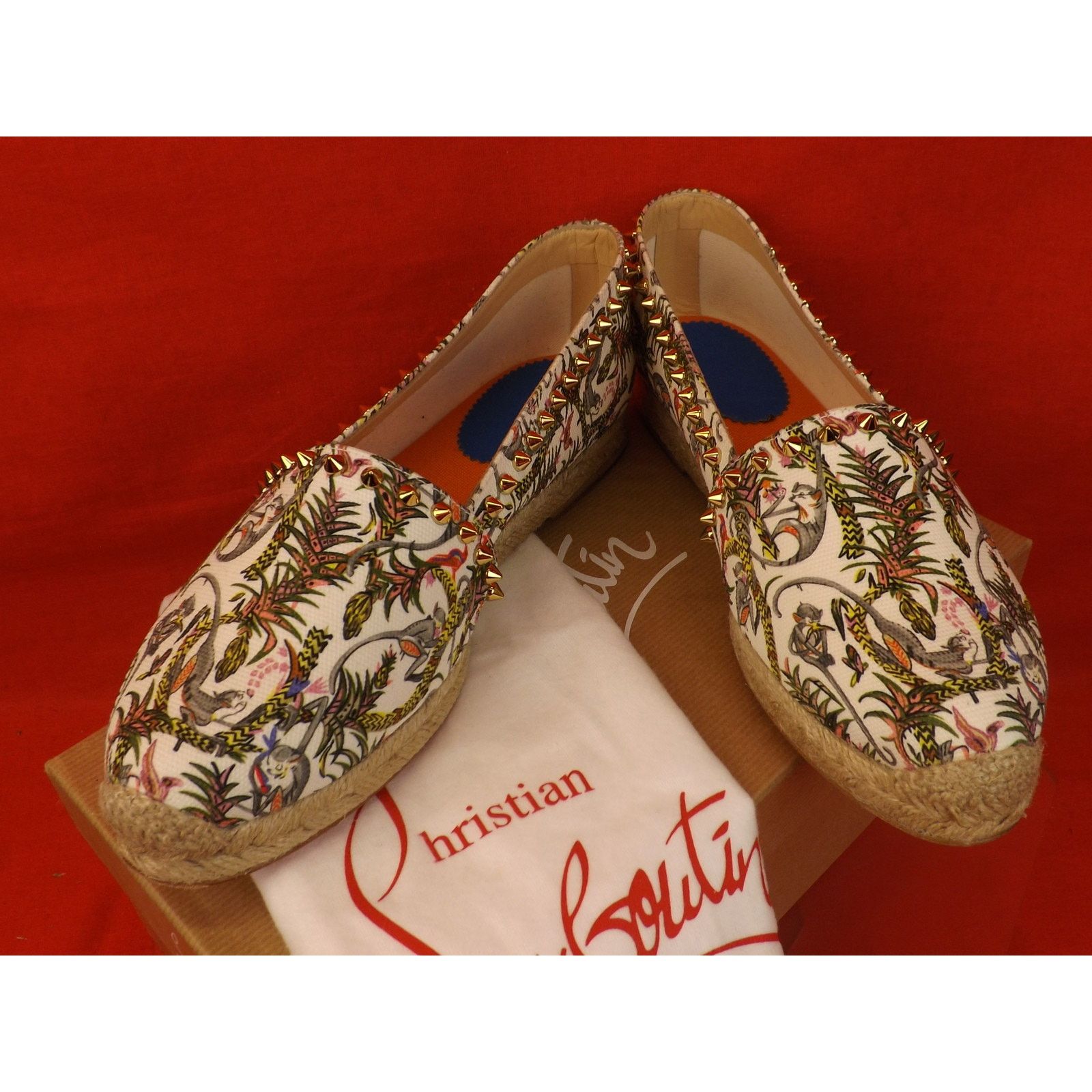 Christian Louboutin LOUBOUTIN IVORY ARES CANVAS GOLD STUDS ESPADRILLES FLATS 39 Size US 9 / IT 39 - 5 Thumbnail