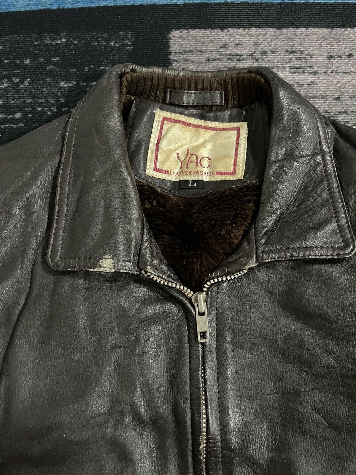 Vintage Vintage Yac Cow Leather Bomber Jacket Size US L / EU 52-54 / 3 - 10 Thumbnail