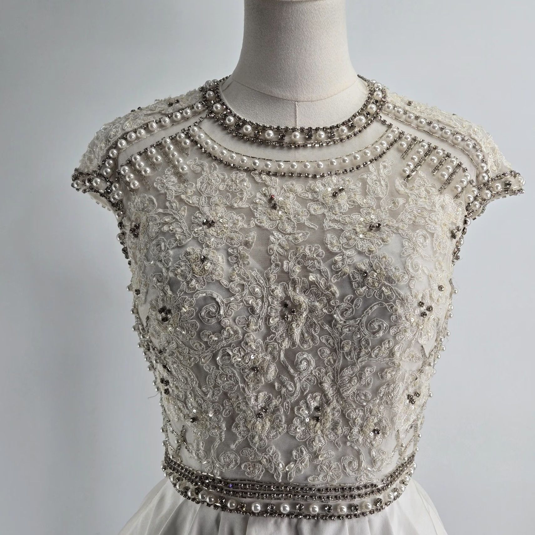 Vintage Sherri Hill Dress Womens 4 White Fit & Flare Short Beaded Floral Party/Cocktail Formal Women's Dress Cap Sleeve Lace Beaded Zipper Back Size 27" / US 4 / IT 40 - 3 Thumbnail