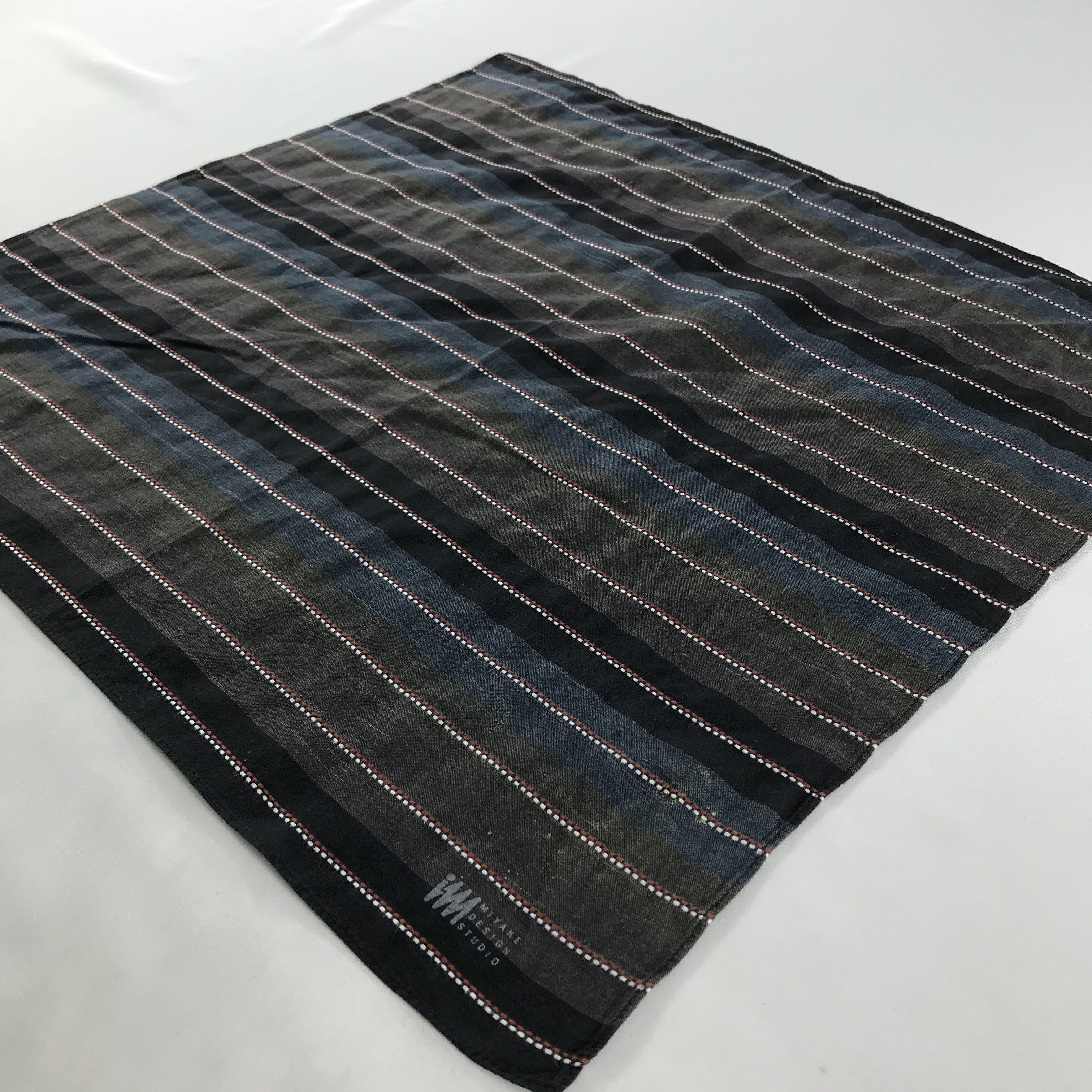 Issey Miyake × Vintage Issey Miyake Bandana / Handkerchief / Neckerchief - S1759 Size ONE SIZE - 2 Thumbnail