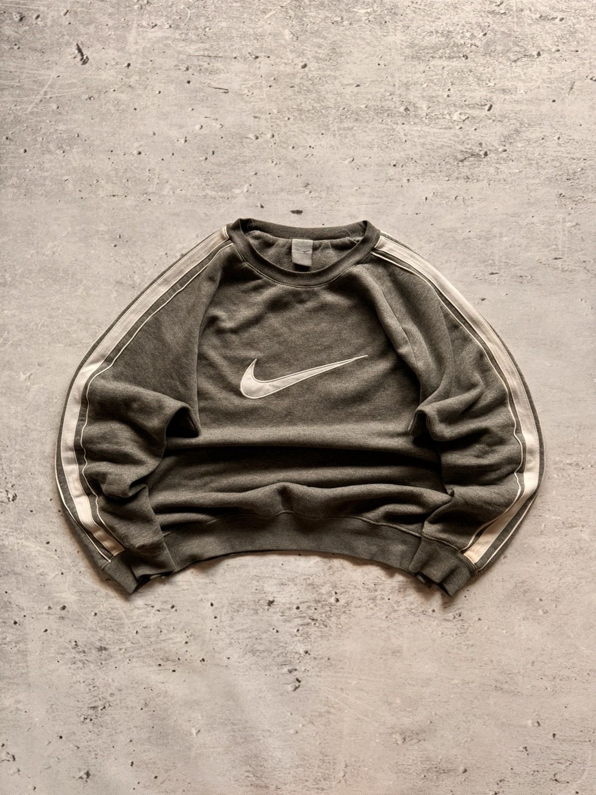 Nike × Vintage NIKE VINTAGE CENTER LOGO OVERSIZE BOXY SWEATSHIRT Size US S / EU 44-46 / 1 - 1 Thumbnail