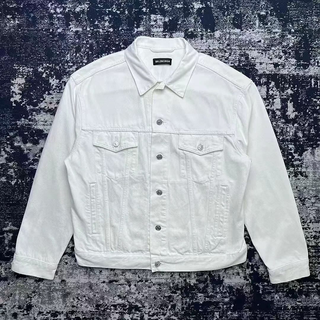 Balenciaga Balenciaga Back Letter Logo Stonewash Denim Jacket Size US S / EU 44-46 / 1 - 1 Thumbnail