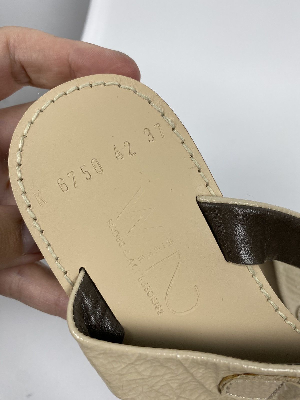 Other Waggon Paris Genuine Leather Flip Flops Slides size 37 Size US 7 / IT 37 - 10 Thumbnail