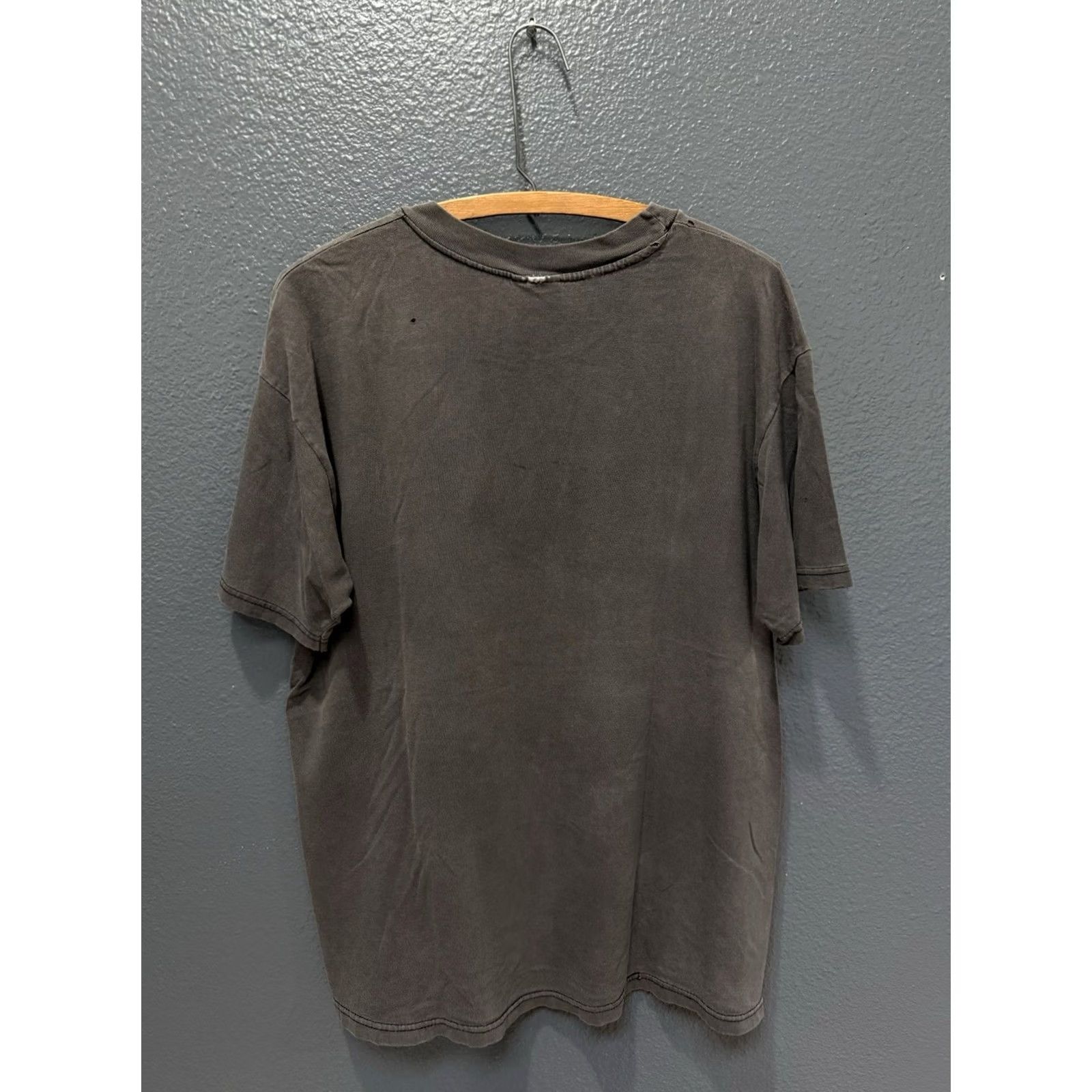 Hanes VINTAGE 90s CCS Skateboard Magazine Gray Tee Shirt Hanes Large T-Shirt Men L Gray 90s Boys Girls Mens Womens Size US L / EU 52-54 / 3 - 5 Thumbnail