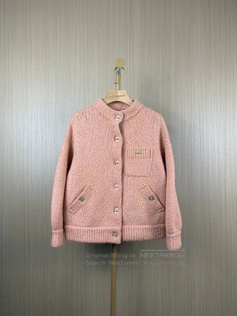 Chanel Chanel Pink CC Button Sweater. Size US S / EU 44-46 / 1 - 1 Thumbnail