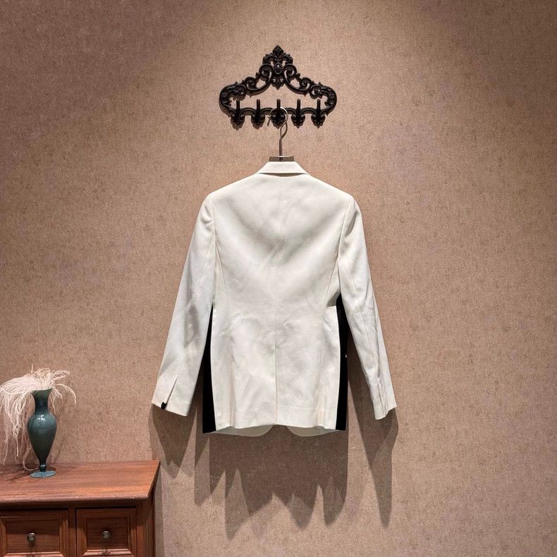 Louis Vuitton Louis Vuitton White and black color matching inside presby Size XS / US 0-2 / IT 36-38 - 2 Thumbnail