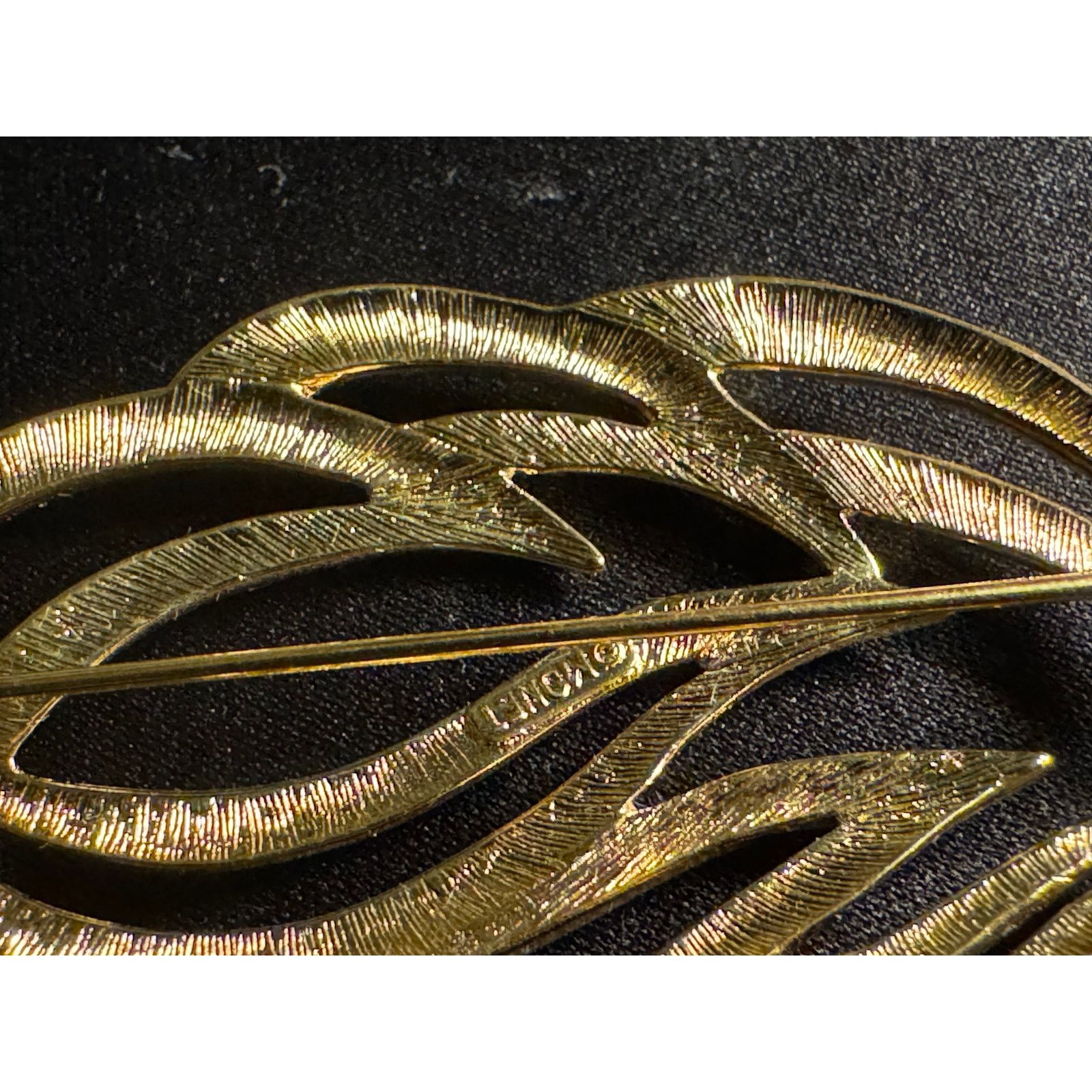 Monet 2 Vintage Monet Leaf Shaped Gold Tone Brooches Size ONE SIZE - 6 Thumbnail