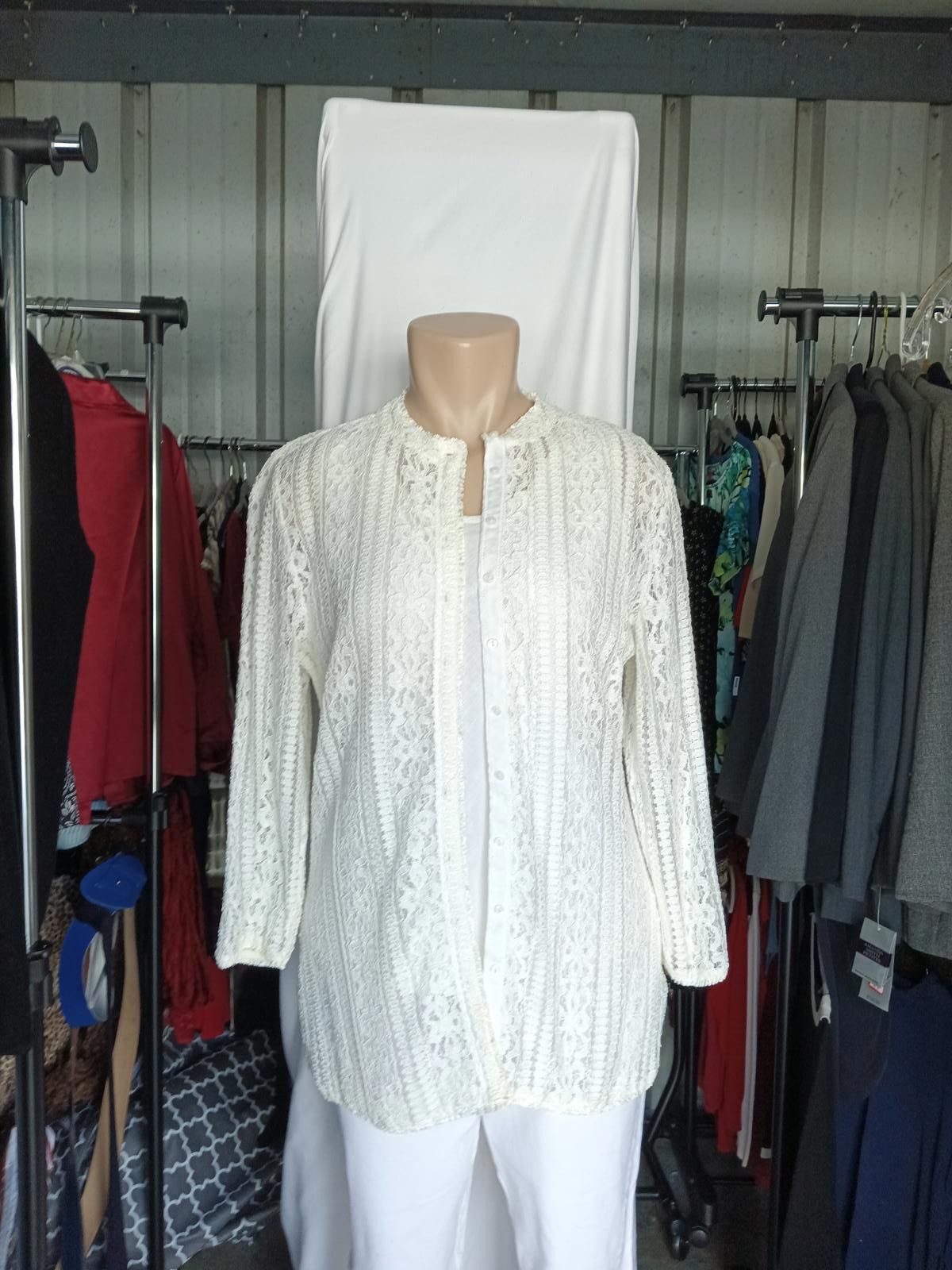 Designer Liz Claiborne Elegant Lace Top Size M / US 6-8 / IT 42-44 - 1 Thumbnail