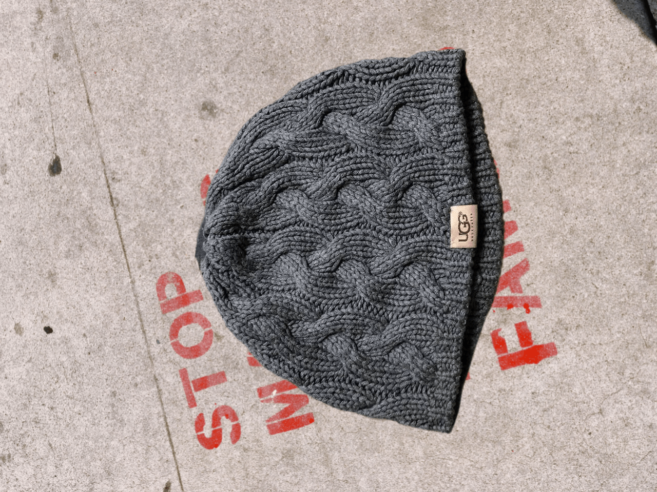 Ugg UGG Logo Knitted Hat One Size Y2K Streetwear Size ONE SIZE - 1 Thumbnail