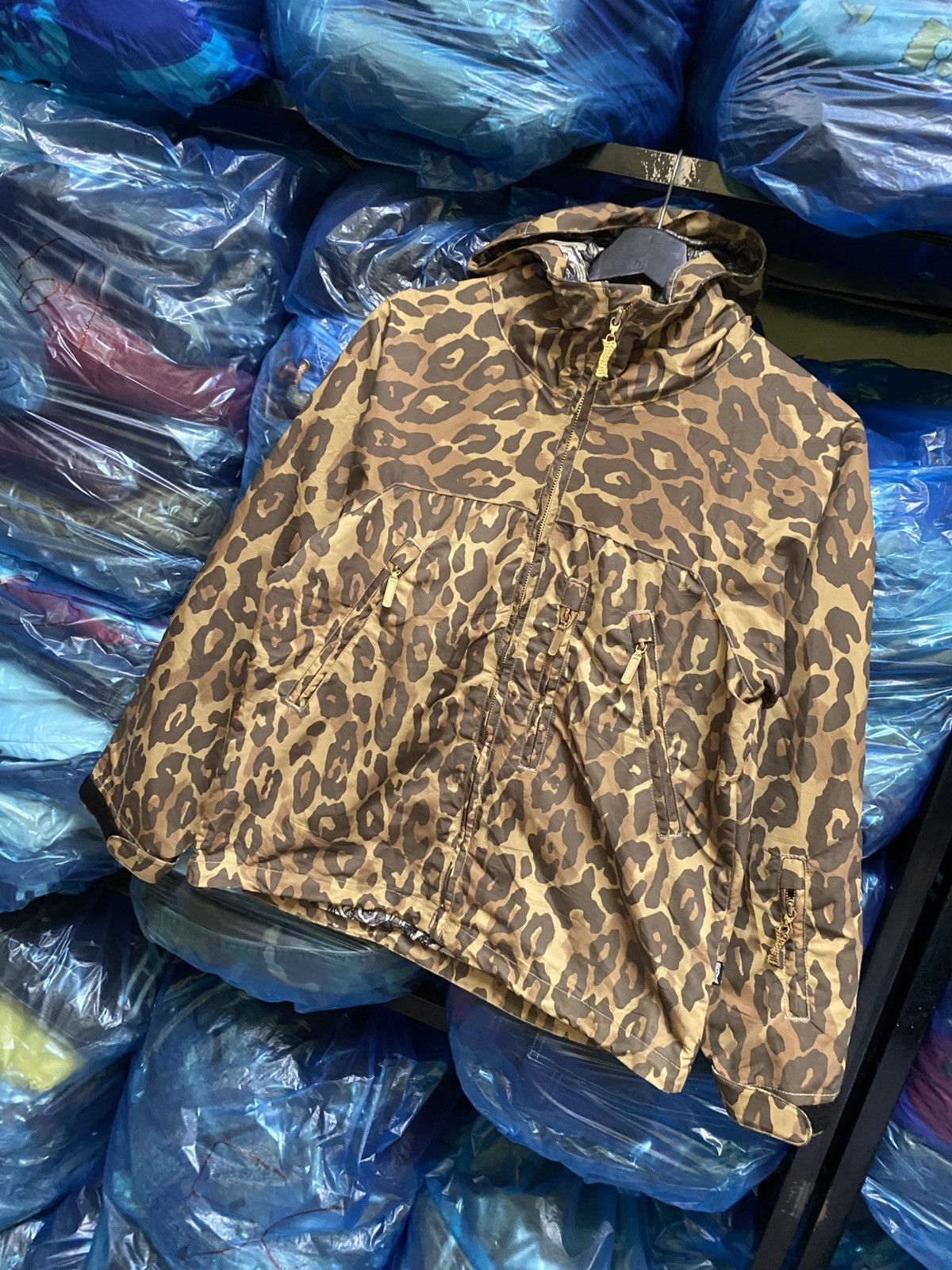 If Six Was Nine VINTAGE Y2K RNA JAPANESE PUNK BRAND LEOPARD HOODIE Size US S / EU 44-46 / 1 - 2 Thumbnail