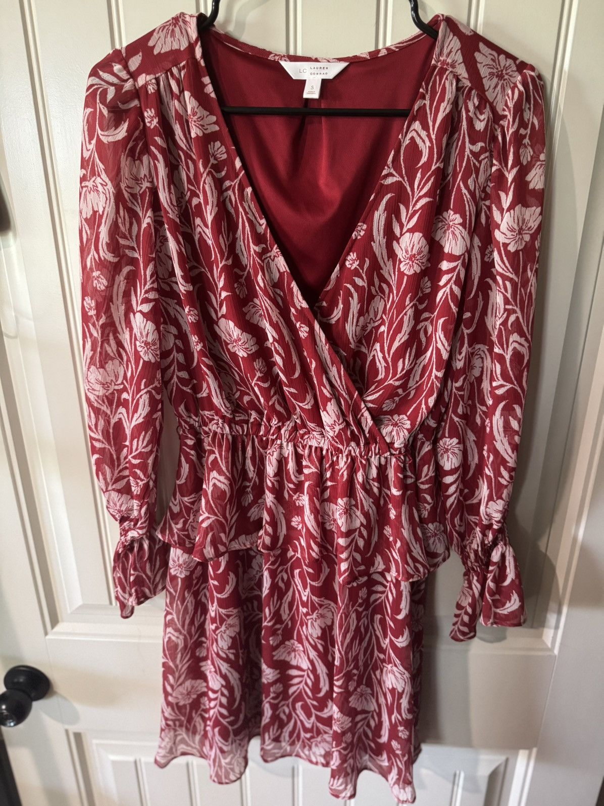 Lauren Conrad LAUREN CONRAD Red/Cream Floral Wrap Dress, Belted Size S / US 4 / IT 40 - 7 Thumbnail