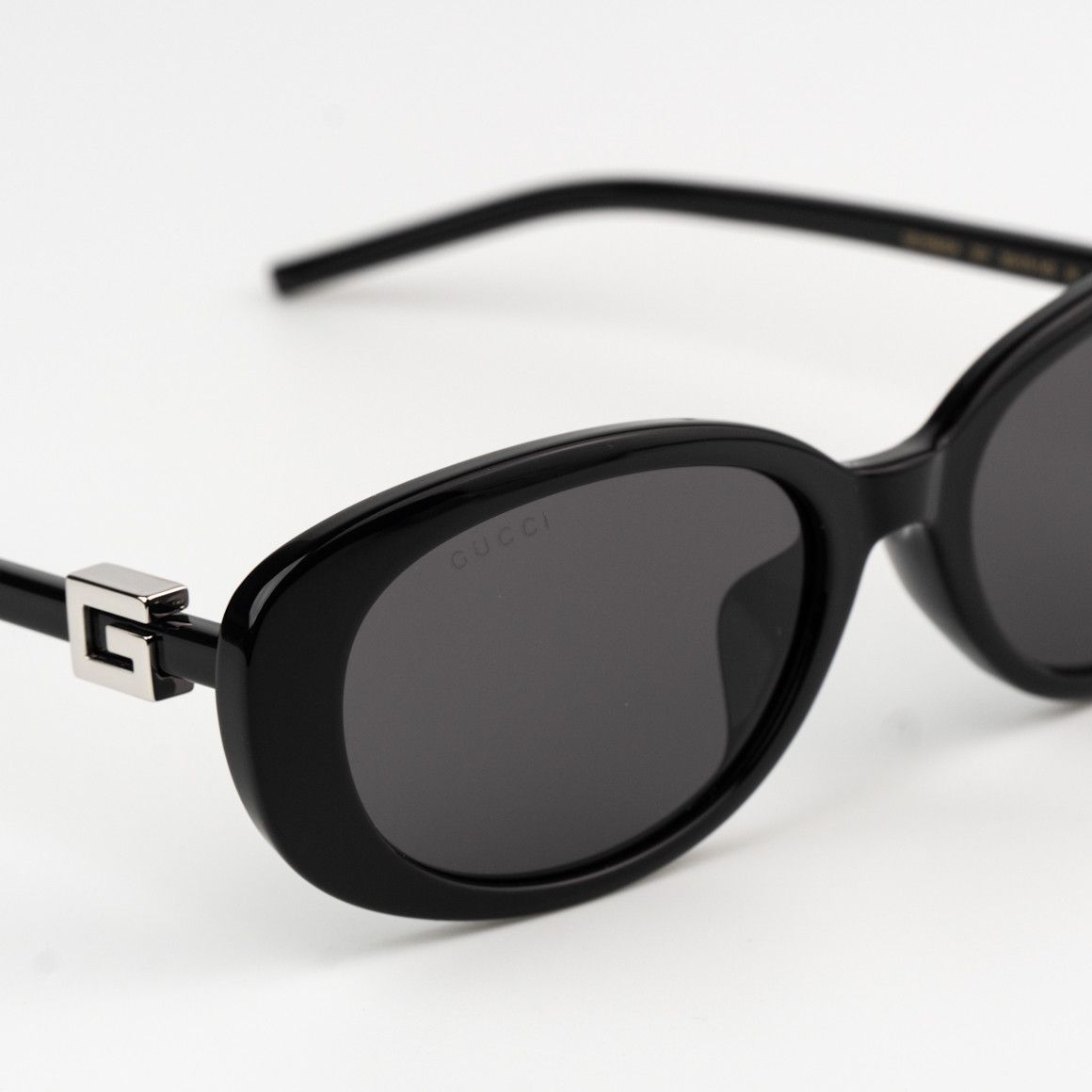 Gucci NEW Gucci GG1684SA 001 Unisex Oval Sunglasses GG 1684SA Size ONE SIZE - 8 Thumbnail