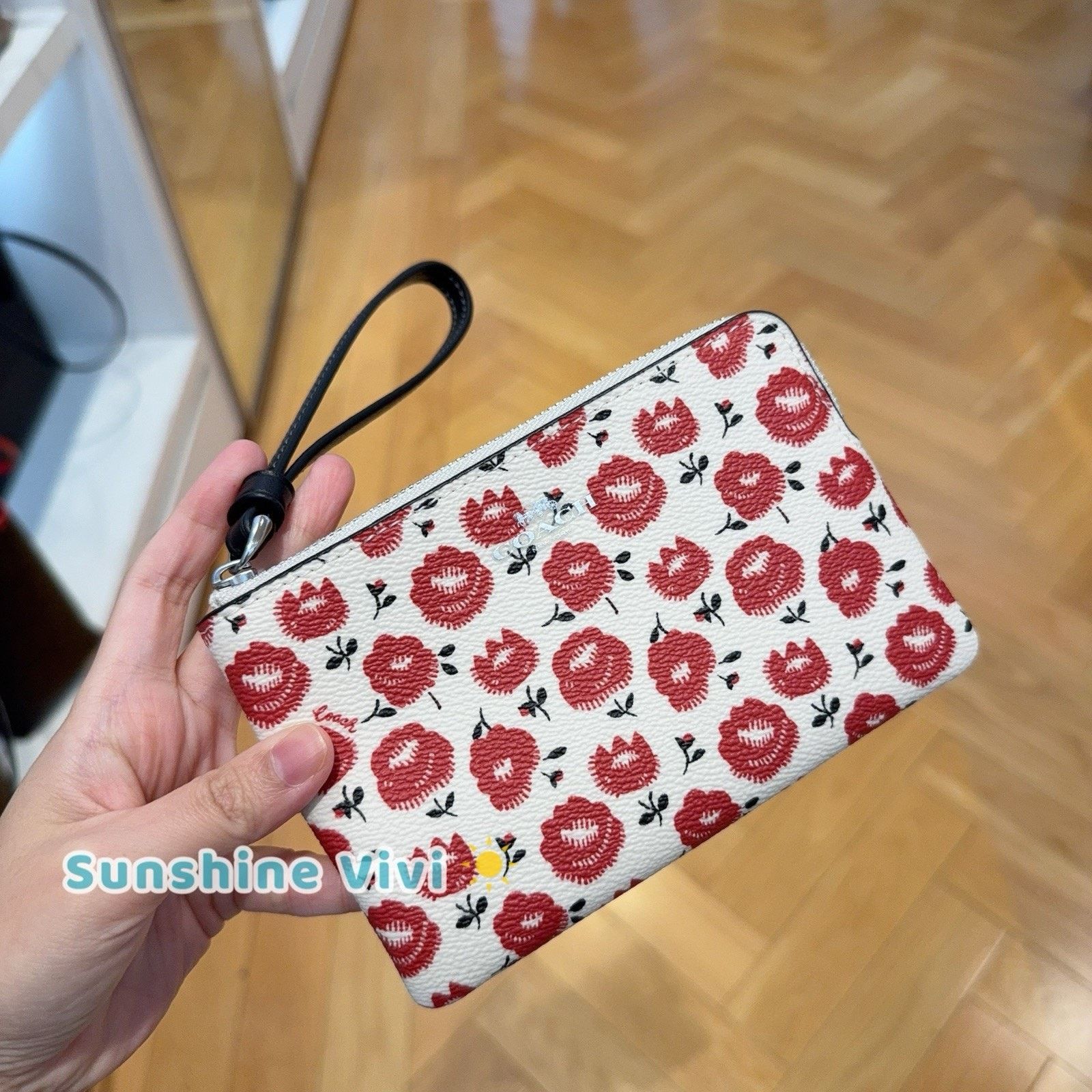 Coach NWT Coach Outlet Corner zip wristlet floral CBP21 Size ONE SIZE - 1 Thumbnail