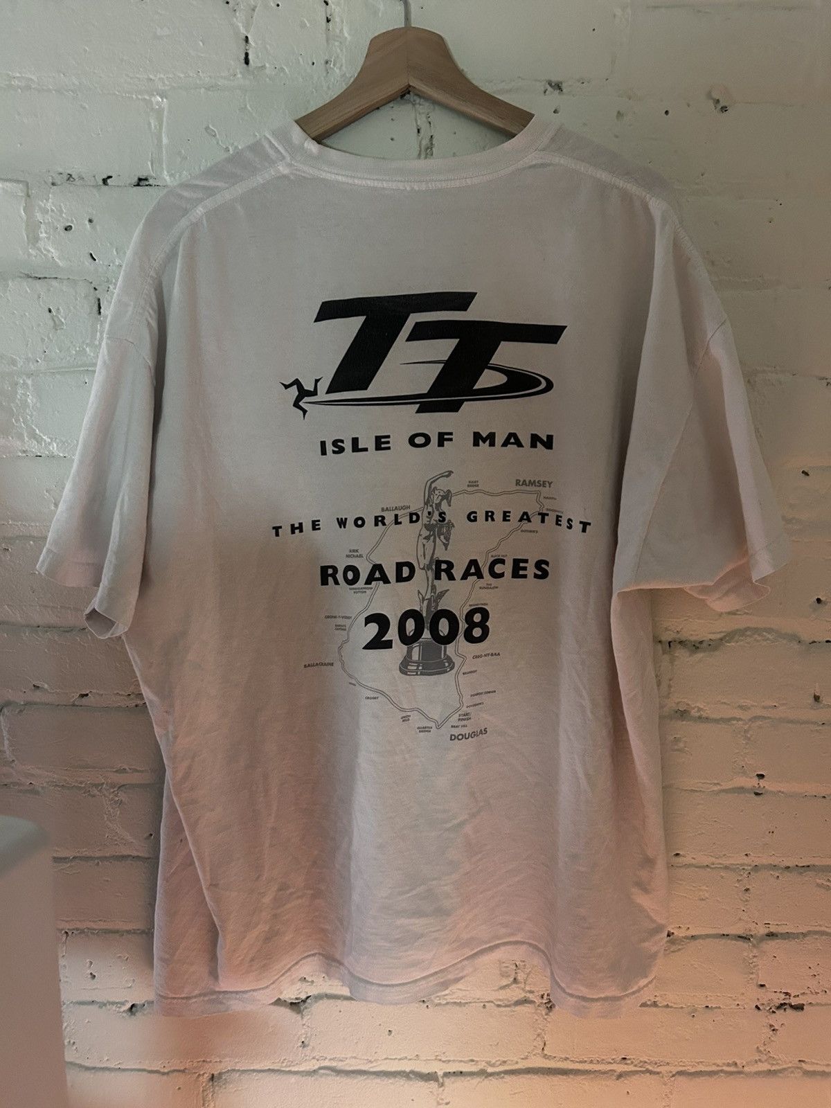 Vintage Vintage Isle Of Man TT tee Size US XL / EU 56 / 4 - 2 Thumbnail