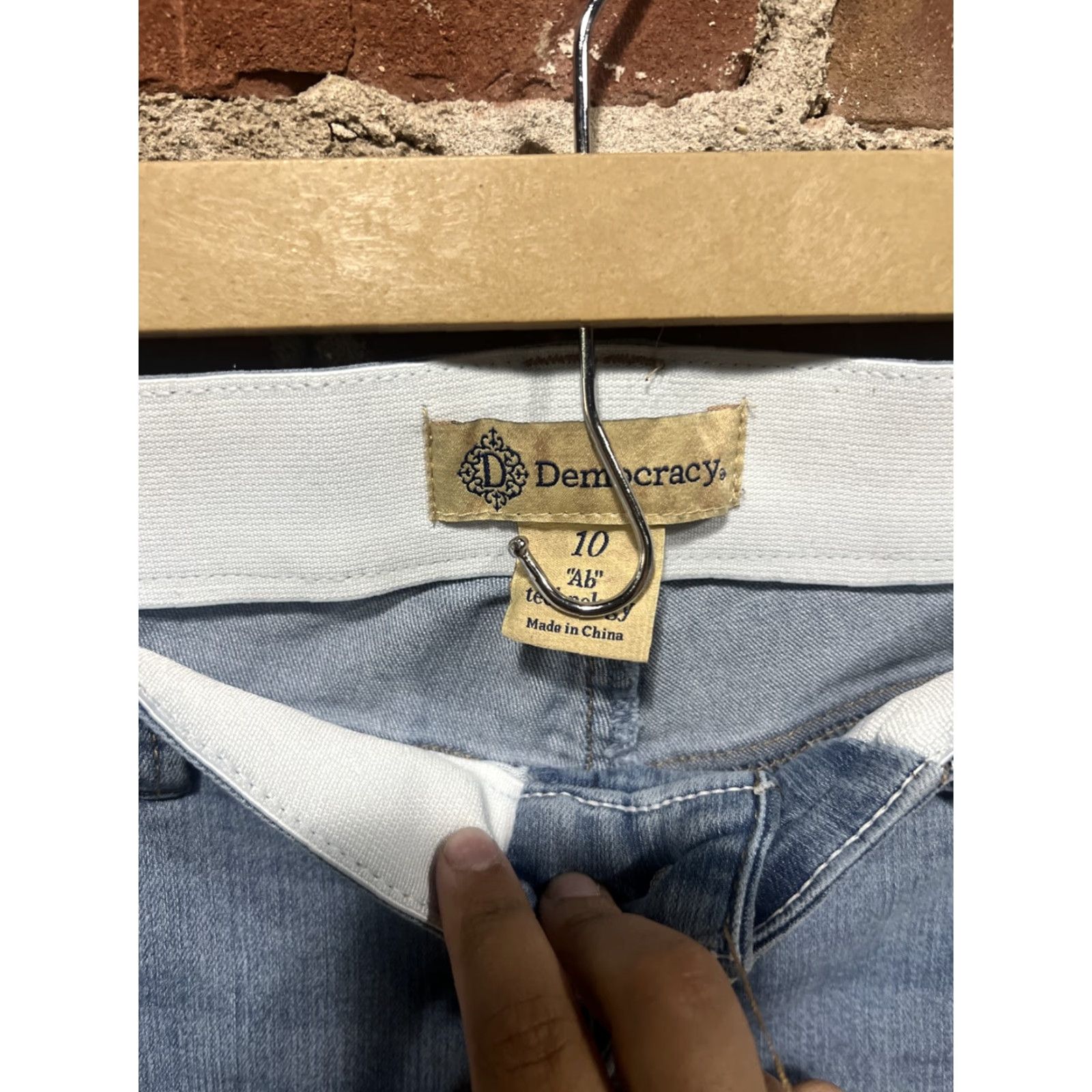 Vintage Democracy Jeans Women's 5-Pocket Denim Elastic Waist Size 10 Blue Logo Belt Loops Regular Rise Mid Vintage No Size 32" / US 10 / IT 46 - 2 Thumbnail