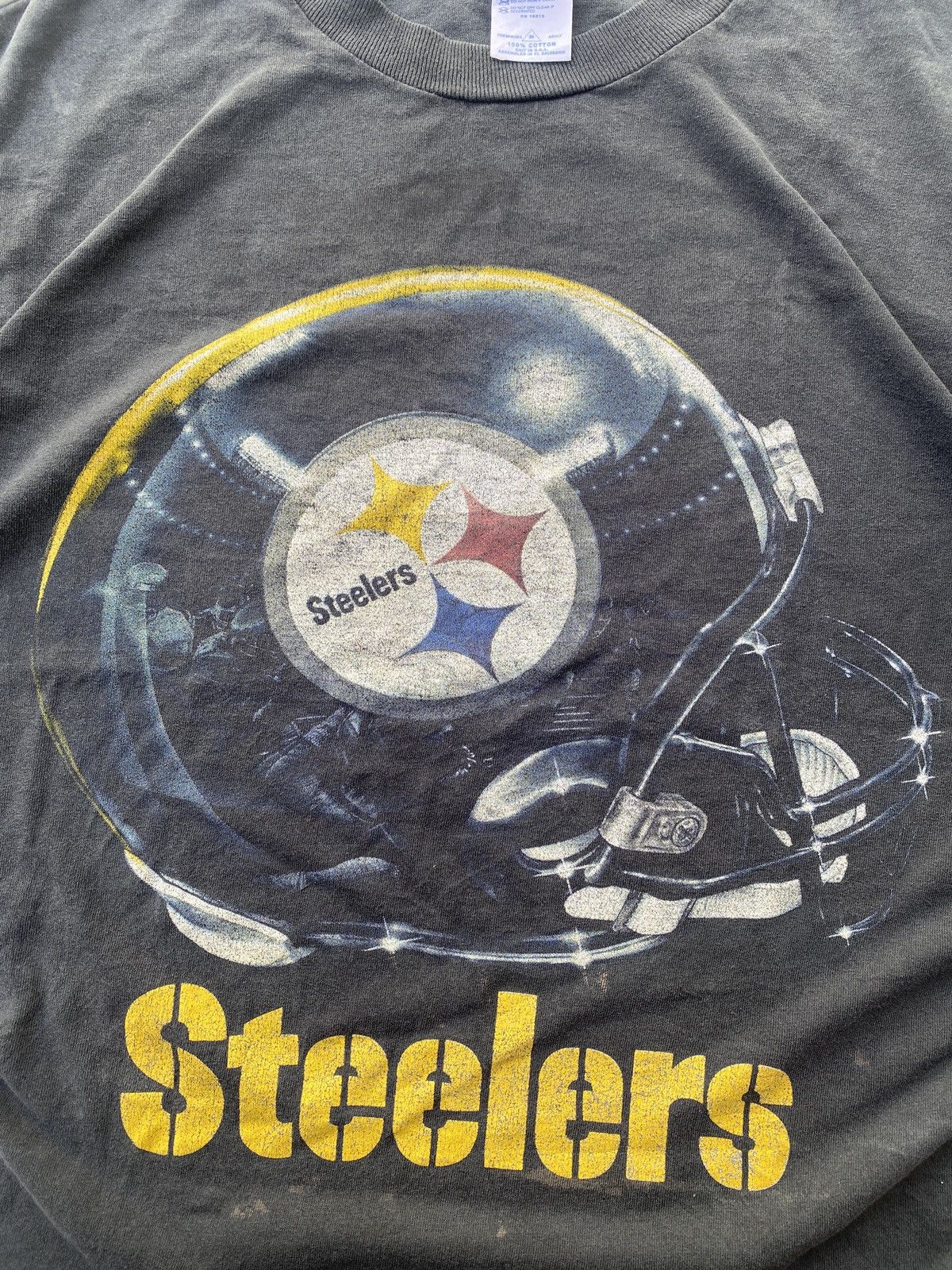 NFL Pittsburgh Steelers Helmet Graphic Tee NFL Vintage Distresed Size US M / EU 48-50 / 2 - 8 Thumbnail