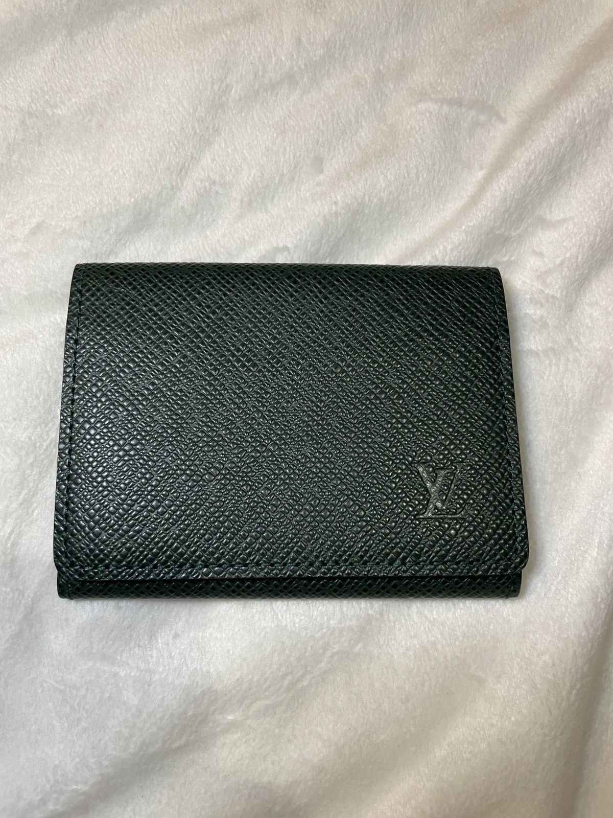 Louis Vuitton Louis Vuitton taiga green card case Size ONE SIZE - 1 Thumbnail