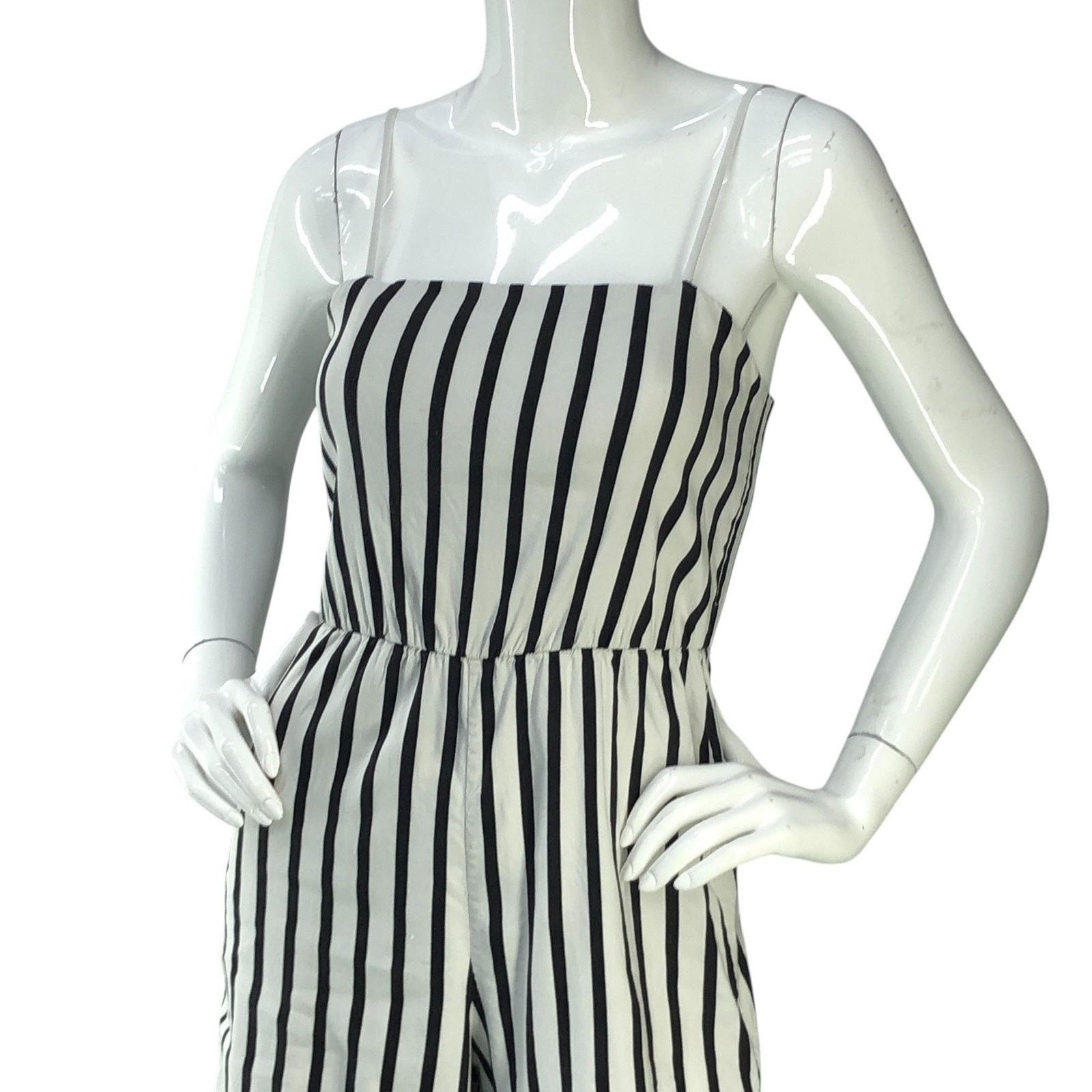 Alice + Olivia Alice + Olivia Jumpsuit 4 Striped Linen Cropped Wide Leg Size 27" / US 4 / IT 40 - 2 Thumbnail