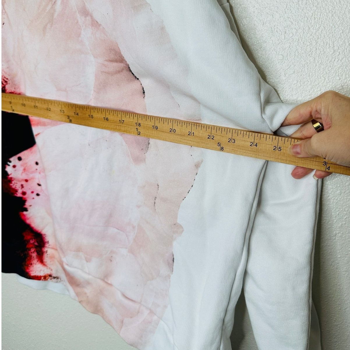 Alexander McQueen Alexander McQueen White Red Print Cotton Sweatshirt 46 / 12 Size XL / US 12-14 / IT 48-50 - 13 Thumbnail