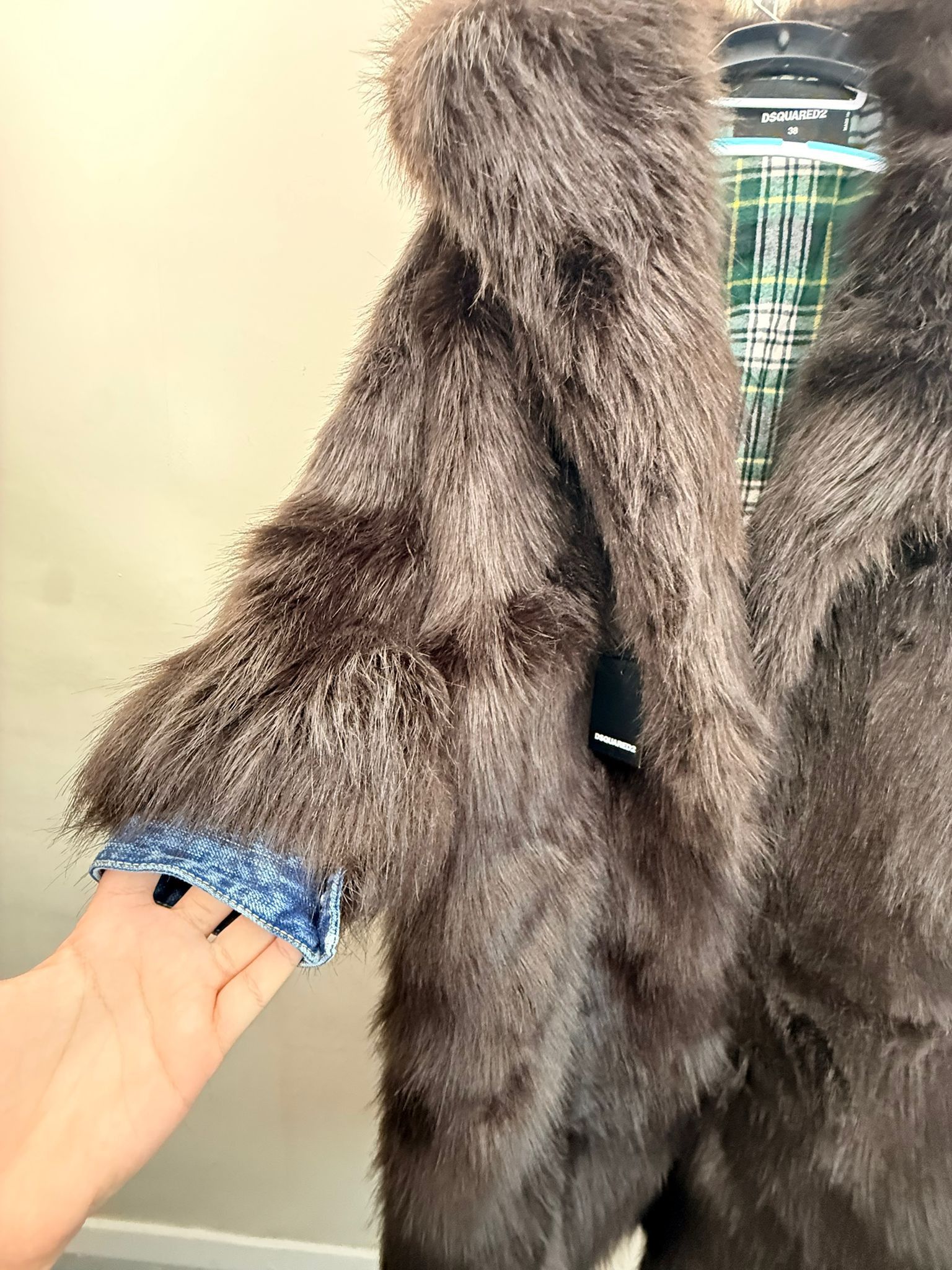 Dsquared2 Fw2018 Milan Runway inspired faux fur coat Size M / US 6-8 / IT 42-44 - 5 Thumbnail